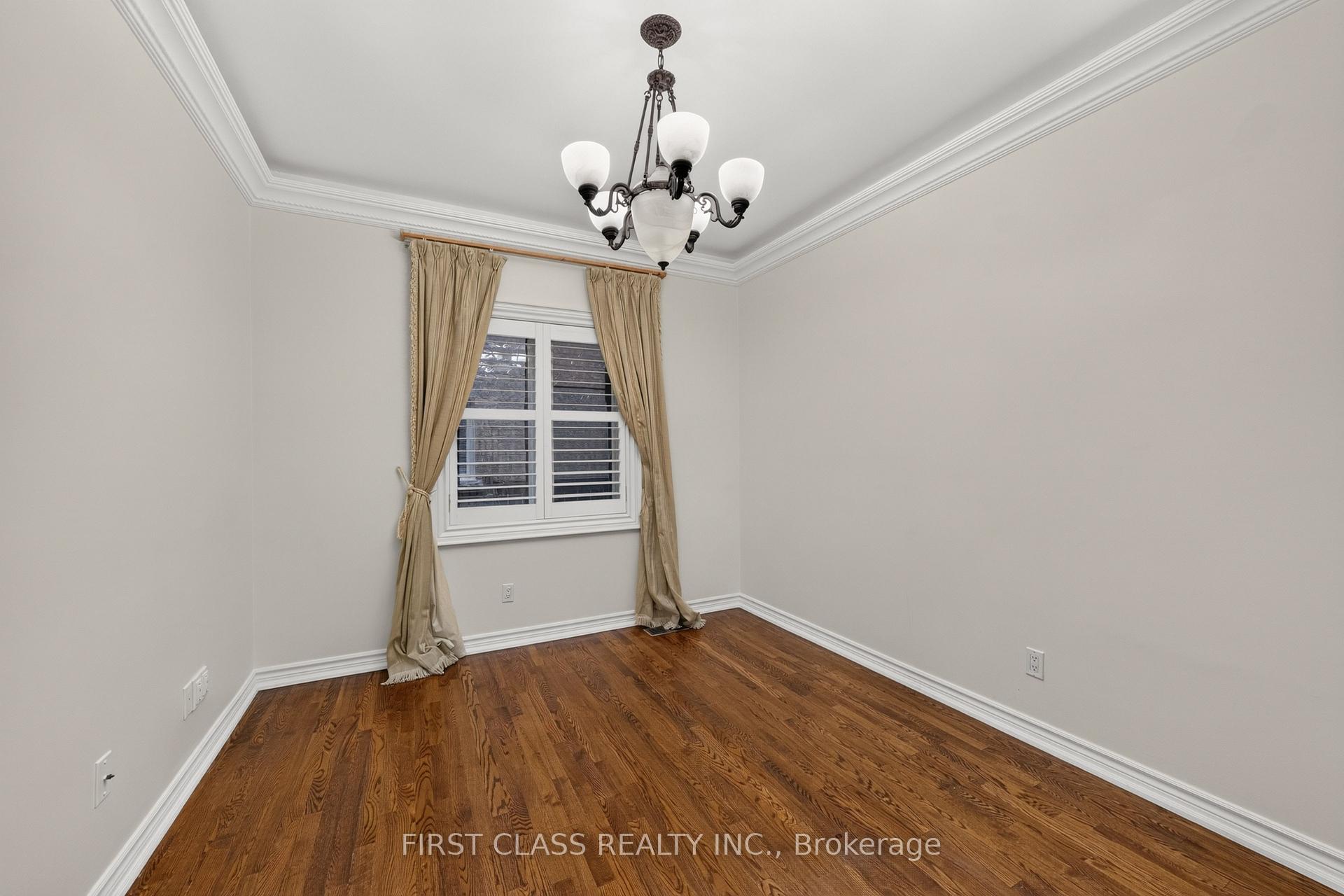 Photo 21 of 67 Black Walnut Crescent, Richmond Hill, Langstaff — HOMEH