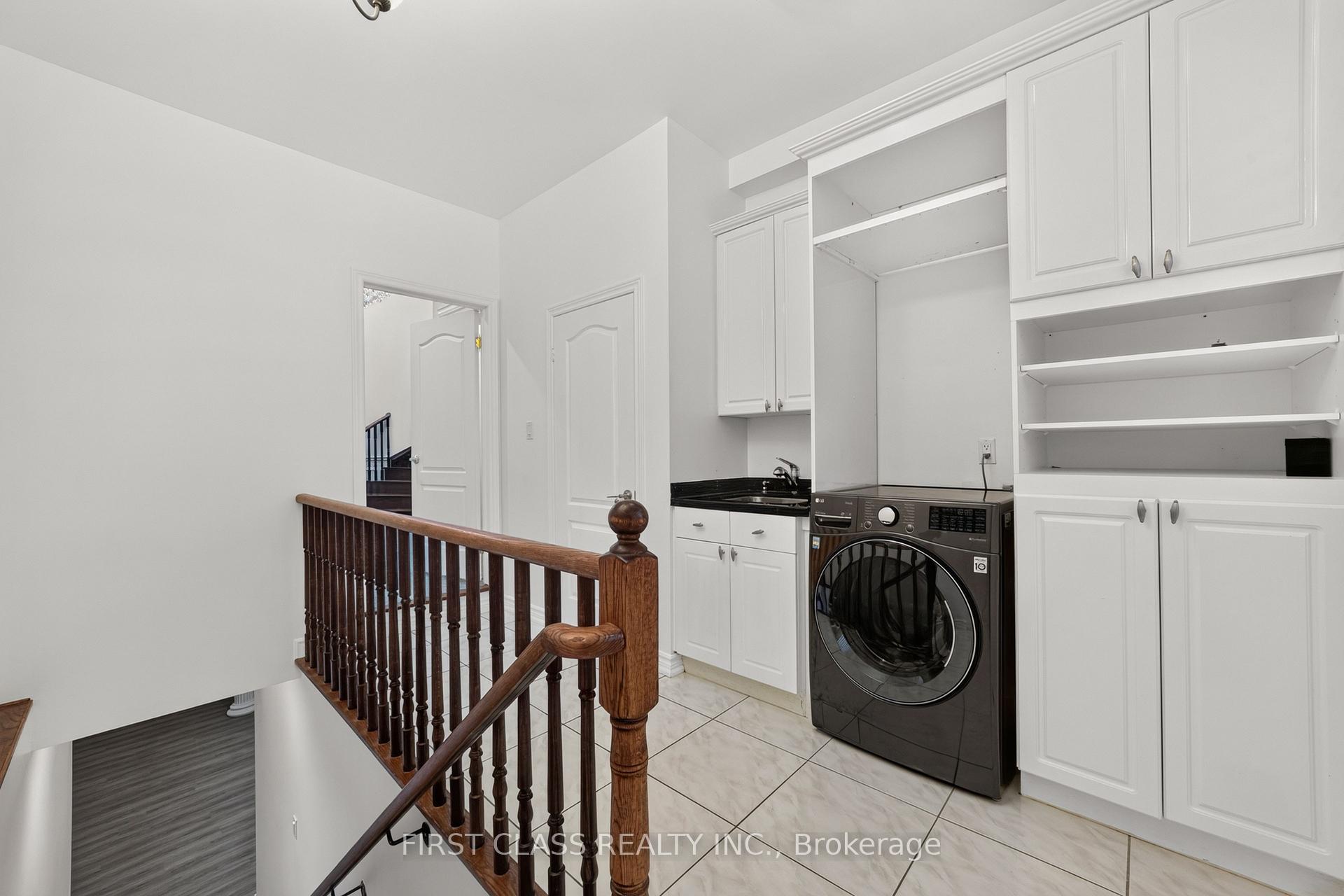Photo 22 of 67 Black Walnut Crescent, Richmond Hill, Langstaff — HOMEH