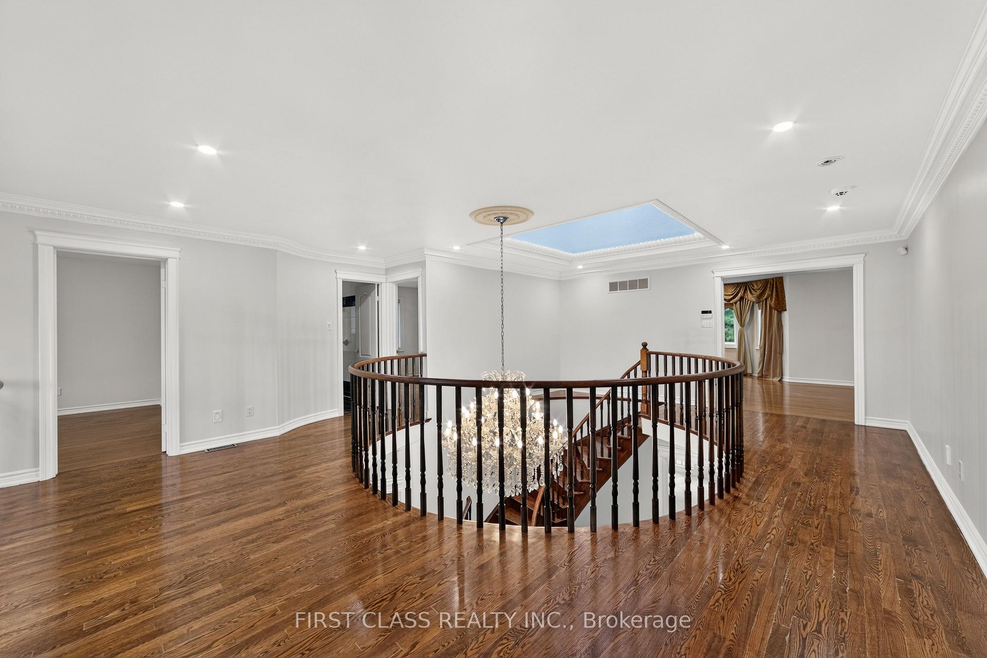 Photo 24 of 67 Black Walnut Crescent, Richmond Hill, Langstaff — HOMEH