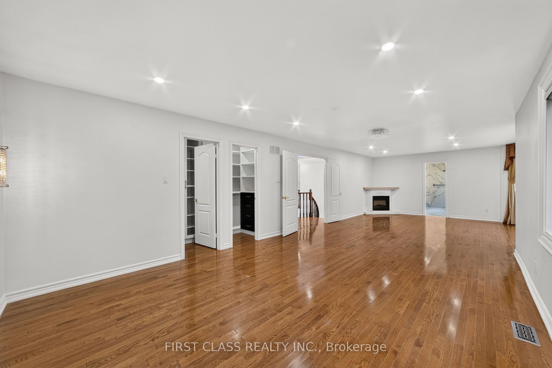 Photo 28 of 67 Black Walnut Crescent, Richmond Hill, Langstaff — HOMEH