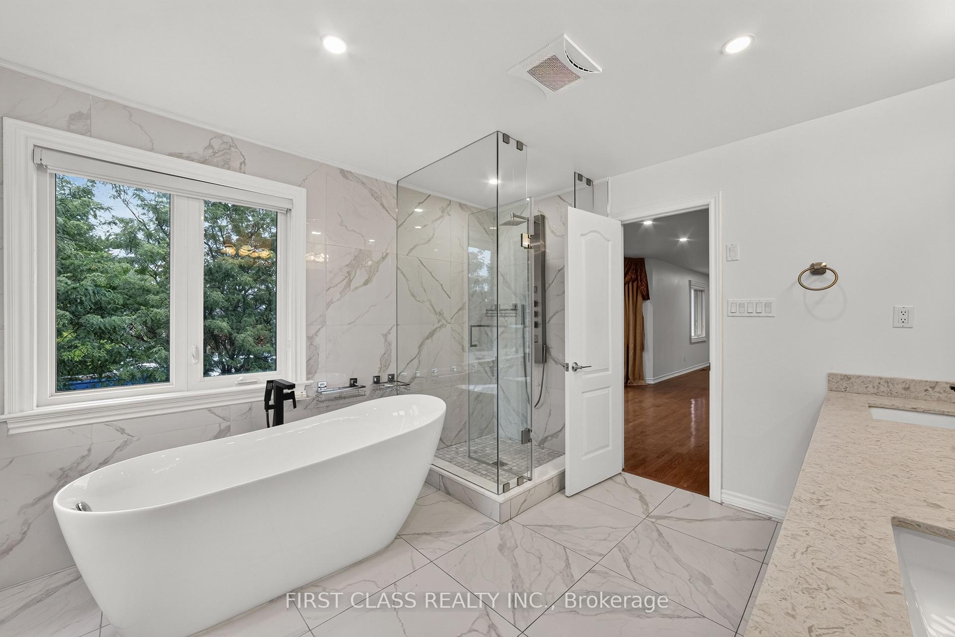 Photo 30 of 67 Black Walnut Crescent, Richmond Hill, Langstaff — HOMEH