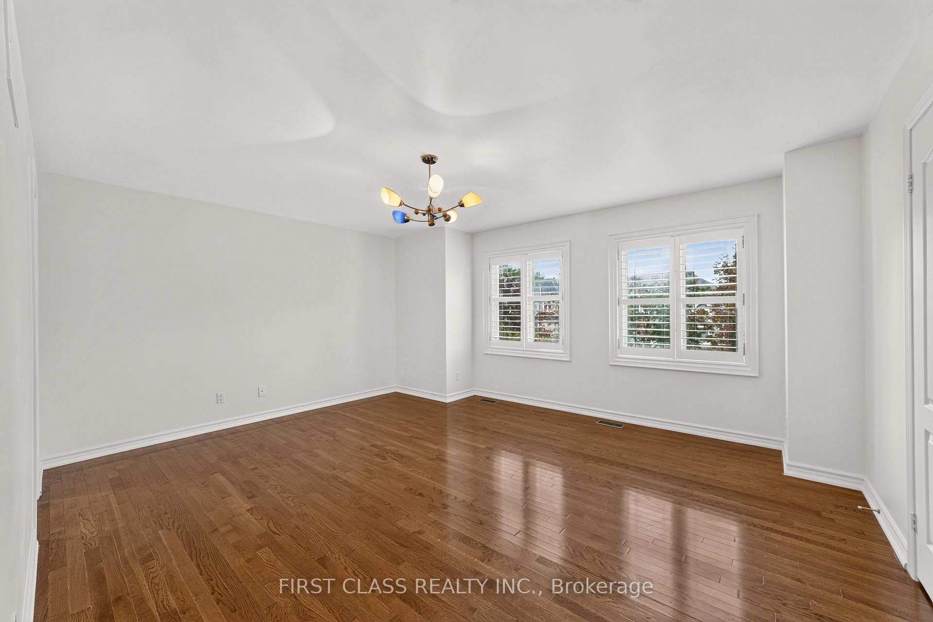 Photo 36 of 67 Black Walnut Crescent, Richmond Hill, Langstaff — HOMEH