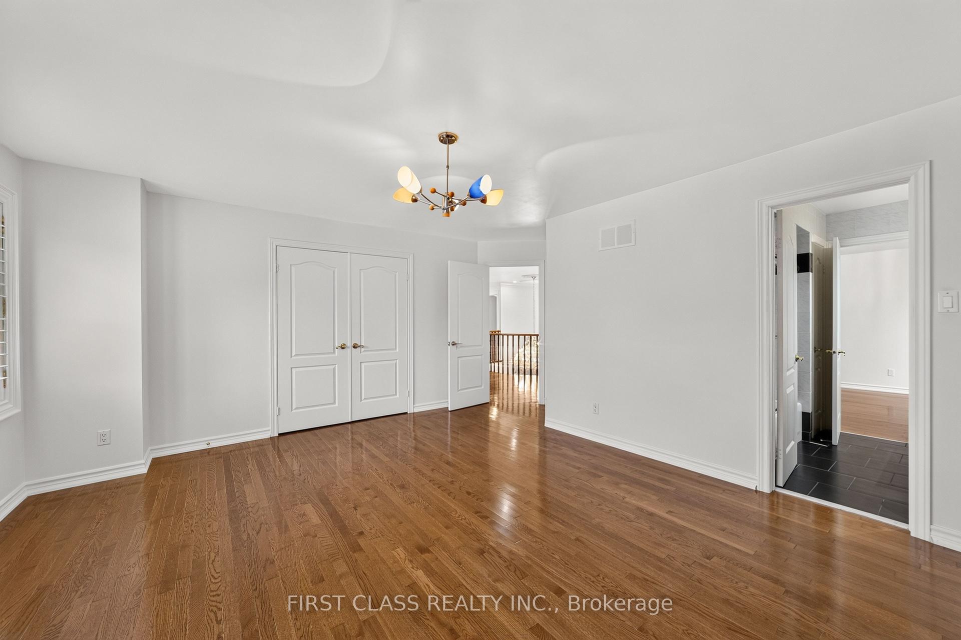 Photo 37 of 67 Black Walnut Crescent, Richmond Hill, Langstaff — HOMEH