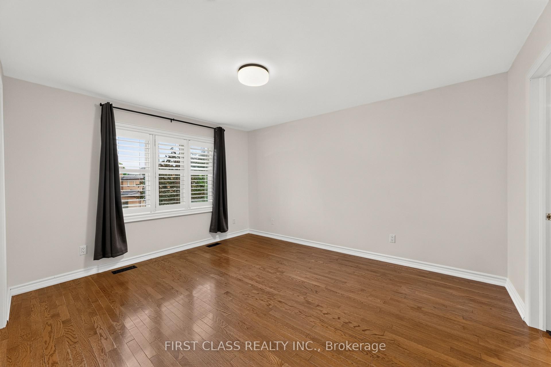 Photo 38 of 67 Black Walnut Crescent, Richmond Hill, Langstaff — HOMEH