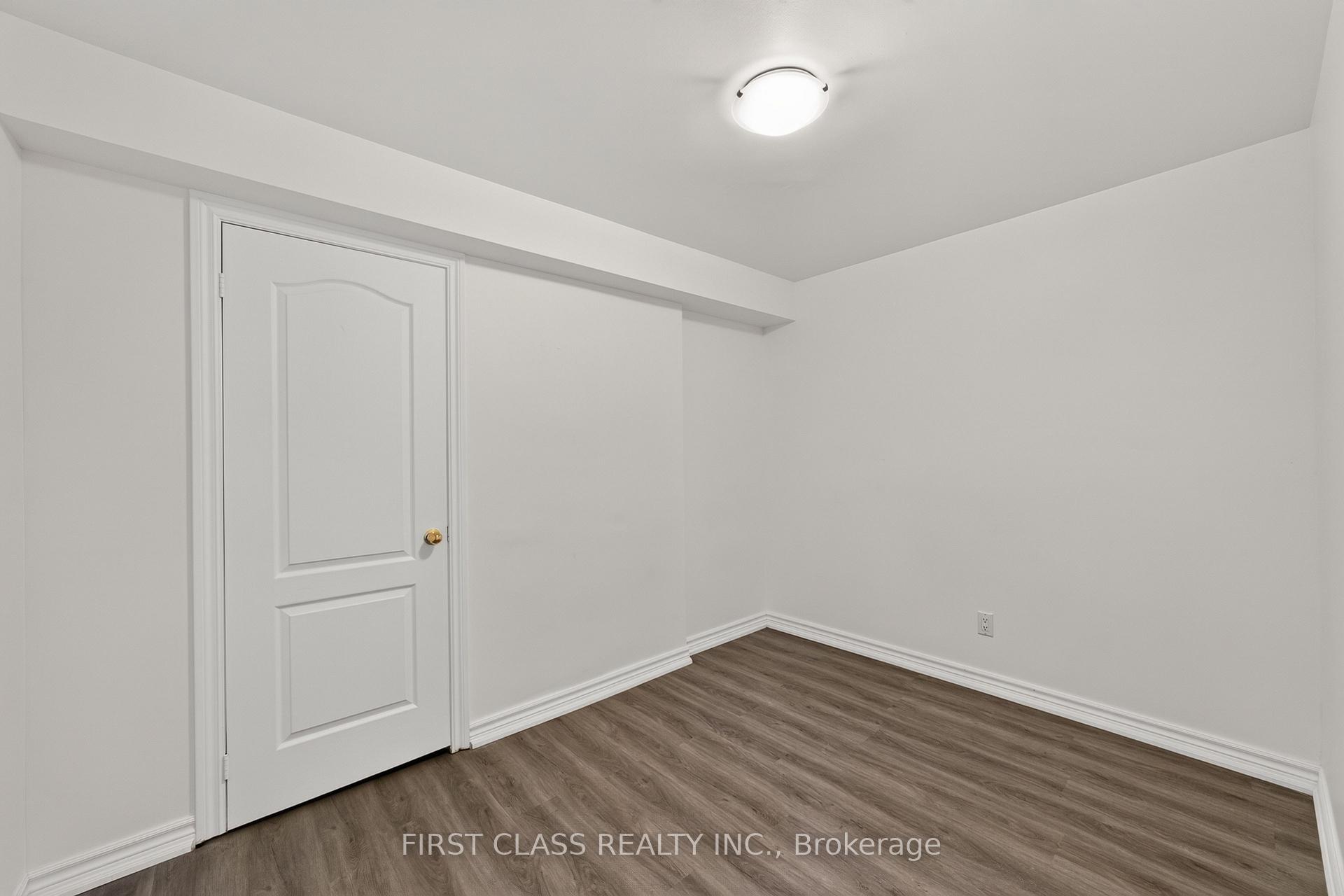 Photo 48 of 67 Black Walnut Crescent, Richmond Hill, Langstaff — HOMEH