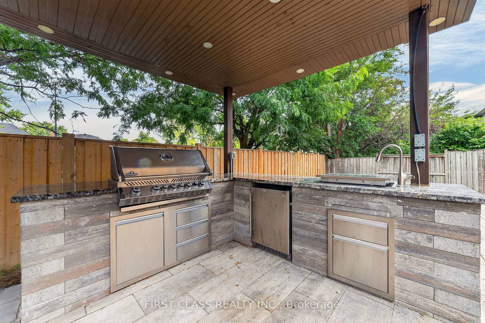 Photo 52 of 67 Black Walnut Crescent, Richmond Hill, Langstaff — HOMEH