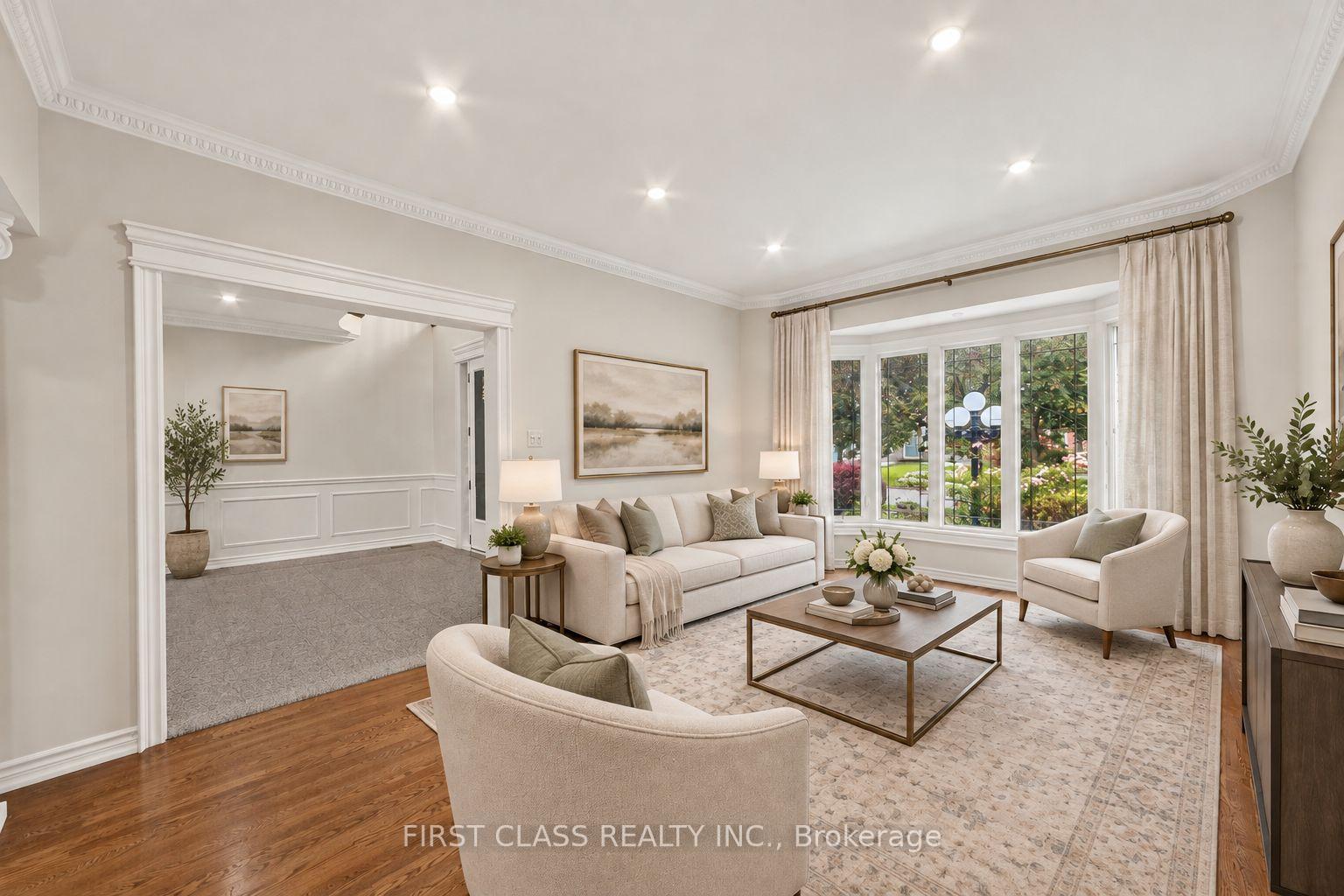 Photo 5 of 67 Black Walnut Crescent, Richmond Hill, Langstaff — HOMEH