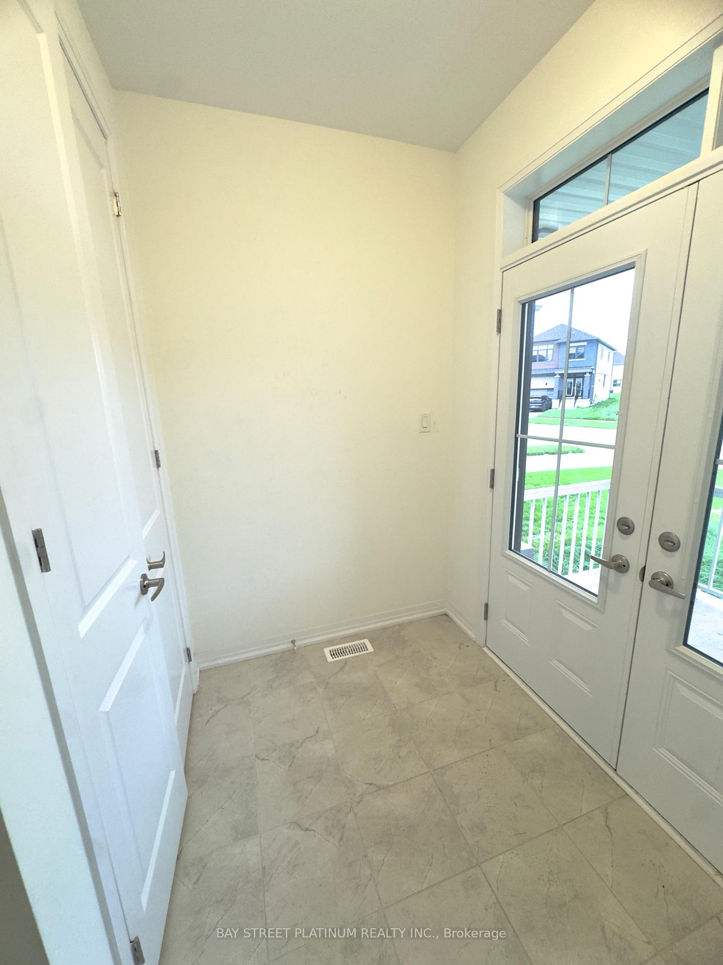 Photo 4 of 275 Velvet Way, Thorold, Rolling Meadows — HOMEH