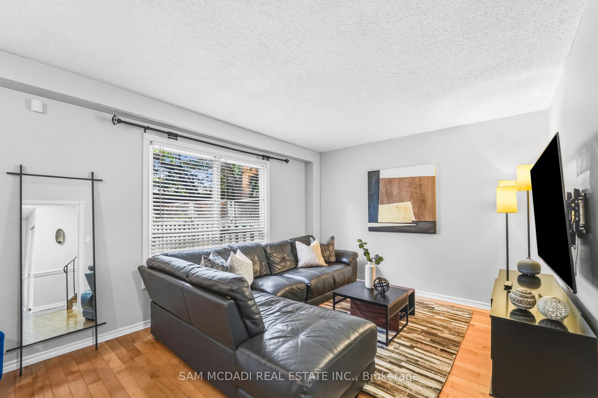 Photo 6 of 6954 Cadiz Crescent, Mississauga, Meadowvale — HOMEH