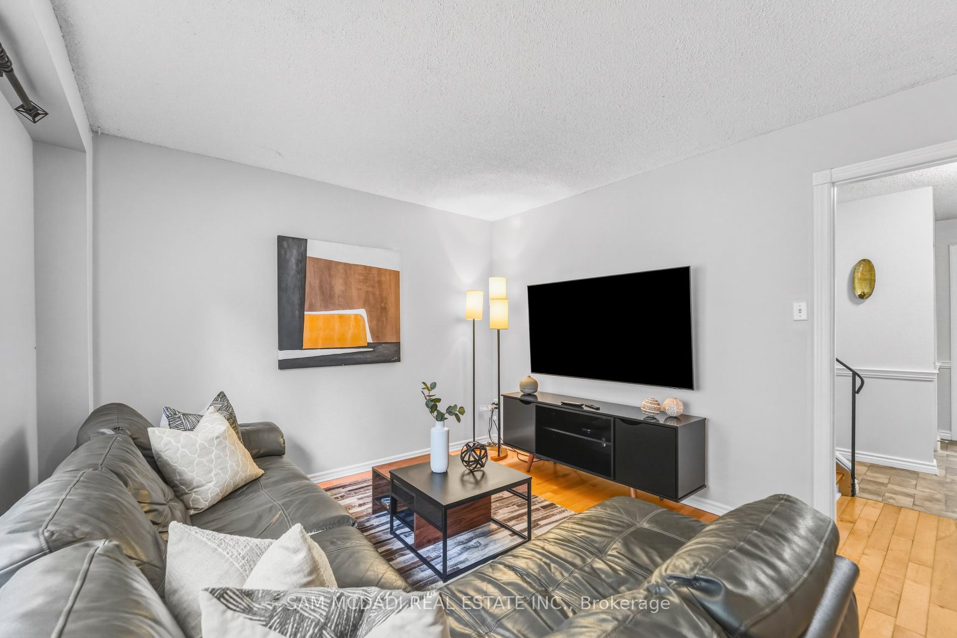 Photo 7 of 6954 Cadiz Crescent, Mississauga, Meadowvale — HOMEH