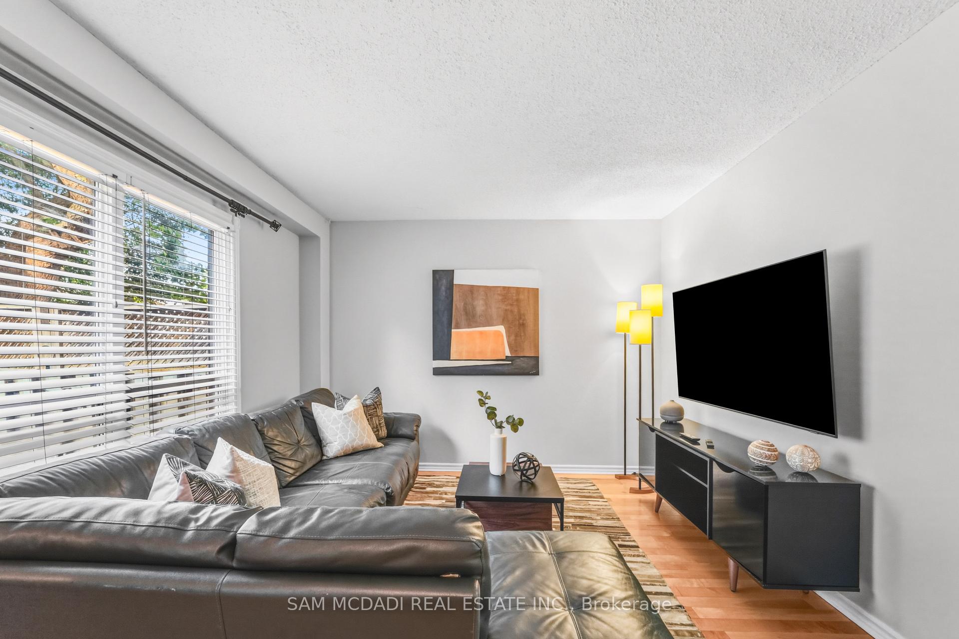 Photo 8 of 6954 Cadiz Crescent, Mississauga, Meadowvale — HOMEH