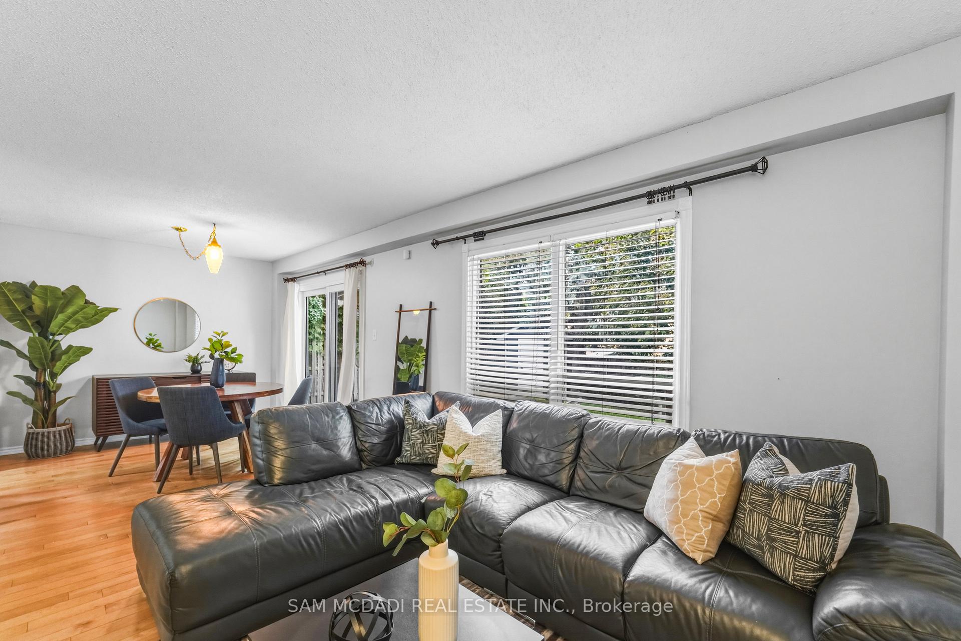 Photo 9 of 6954 Cadiz Crescent, Mississauga, Meadowvale — HOMEH