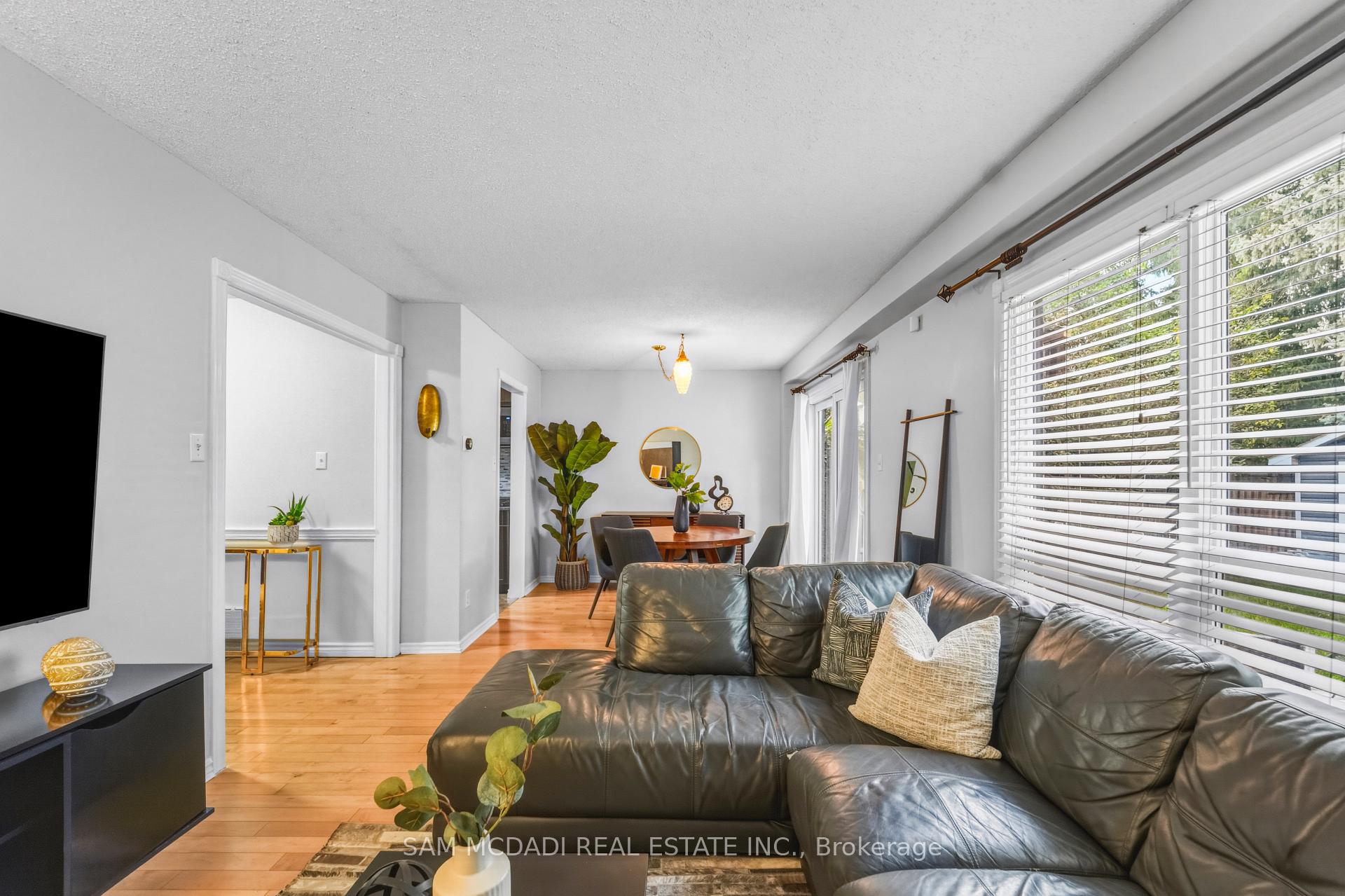 Photo 10 of 6954 Cadiz Crescent, Mississauga, Meadowvale — HOMEH