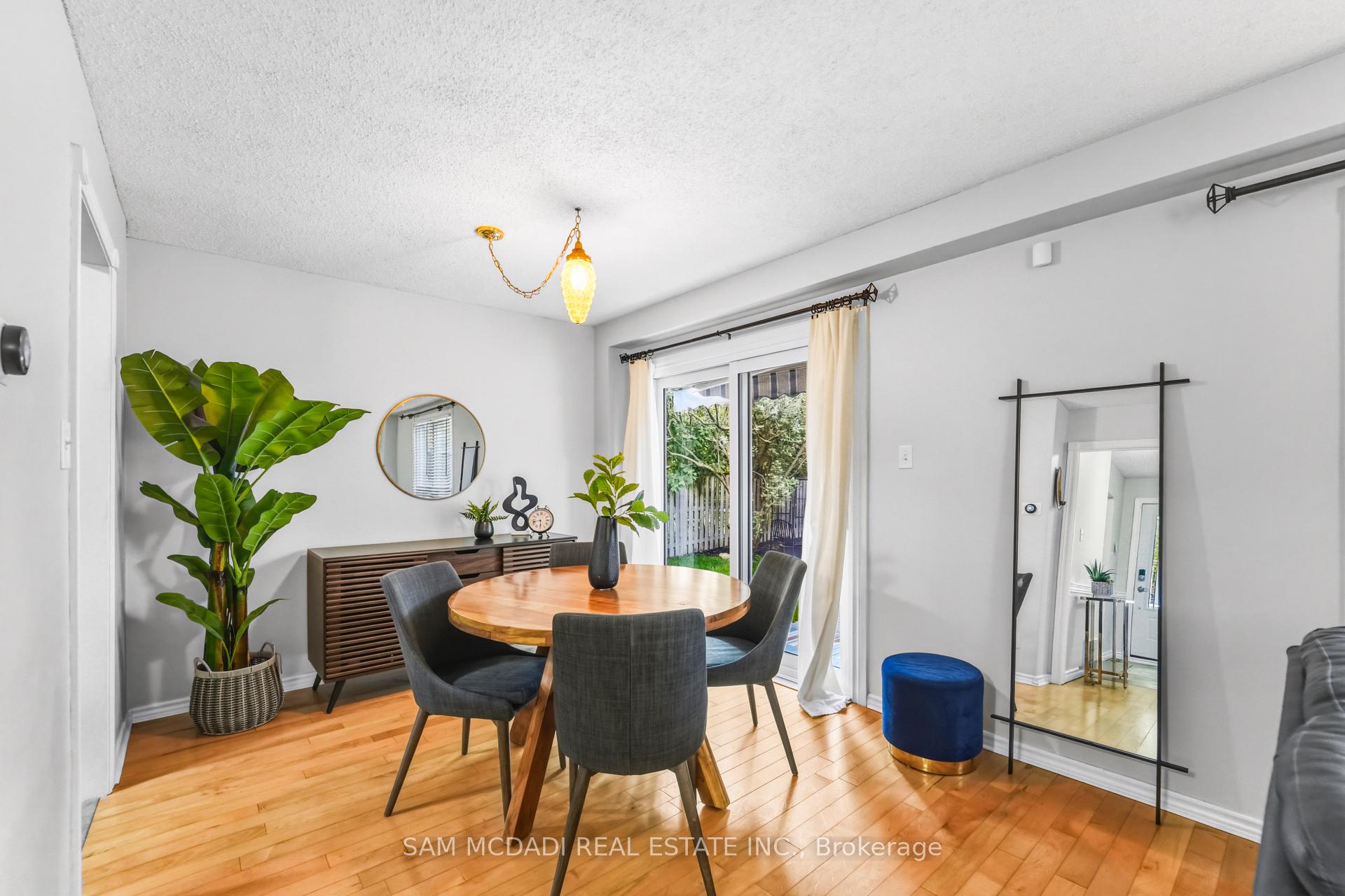 Photo 11 of 6954 Cadiz Crescent, Mississauga, Meadowvale — HOMEH