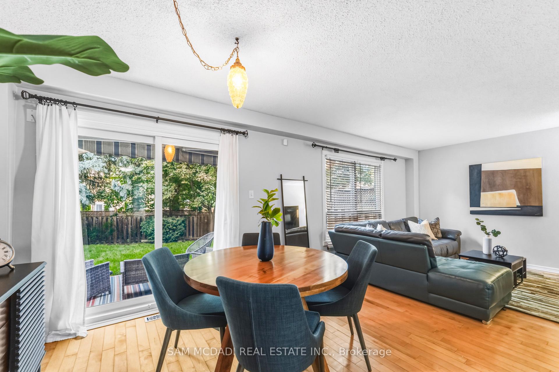 Photo 12 of 6954 Cadiz Crescent, Mississauga, Meadowvale — HOMEH