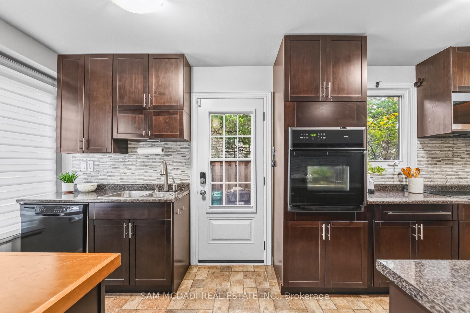 Photo 17 of 6954 Cadiz Crescent, Mississauga, Meadowvale — HOMEH