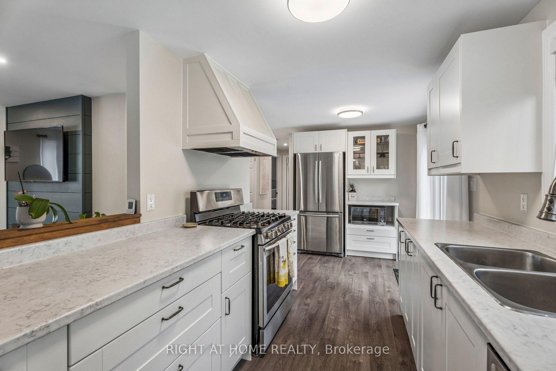 Photo 10 of 158 Zoo Park Road, Wasaga Beach — HOMEH