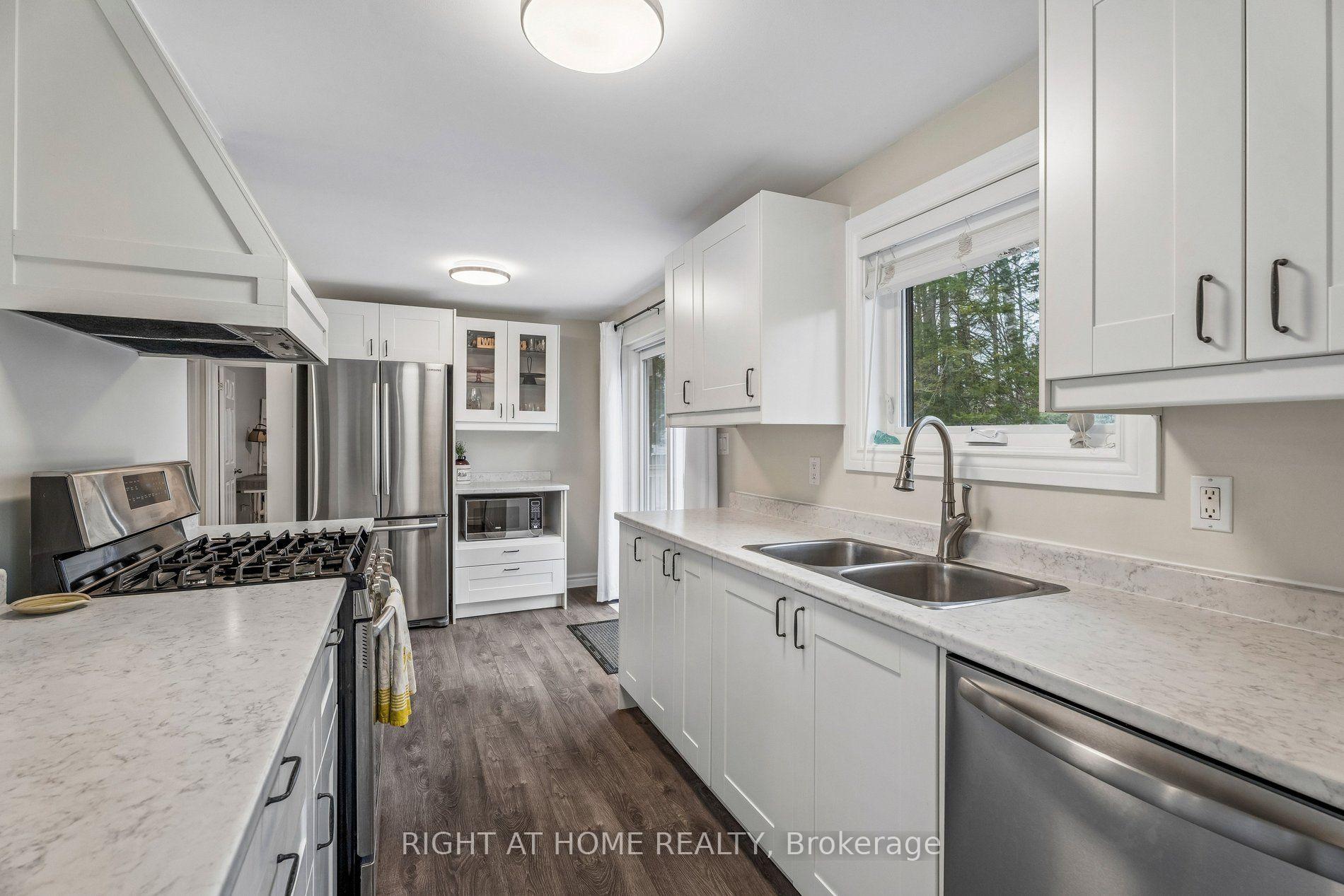 Photo 11 of 158 Zoo Park Road, Wasaga Beach — HOMEH