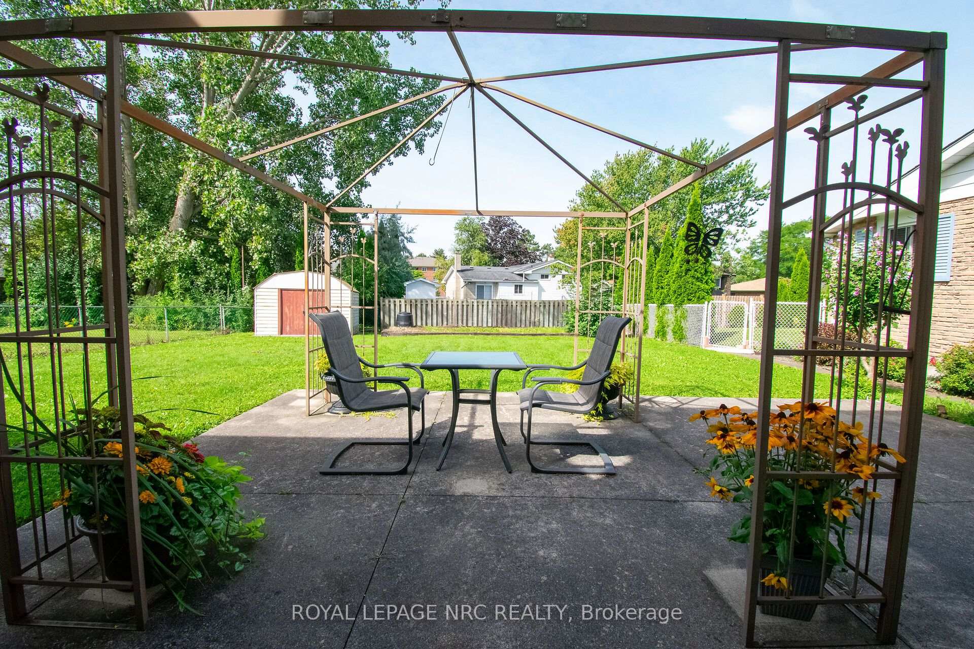 Photo 4 of 7 Dolly Circle, St. Catharines, Secord Woods — HOMEH
