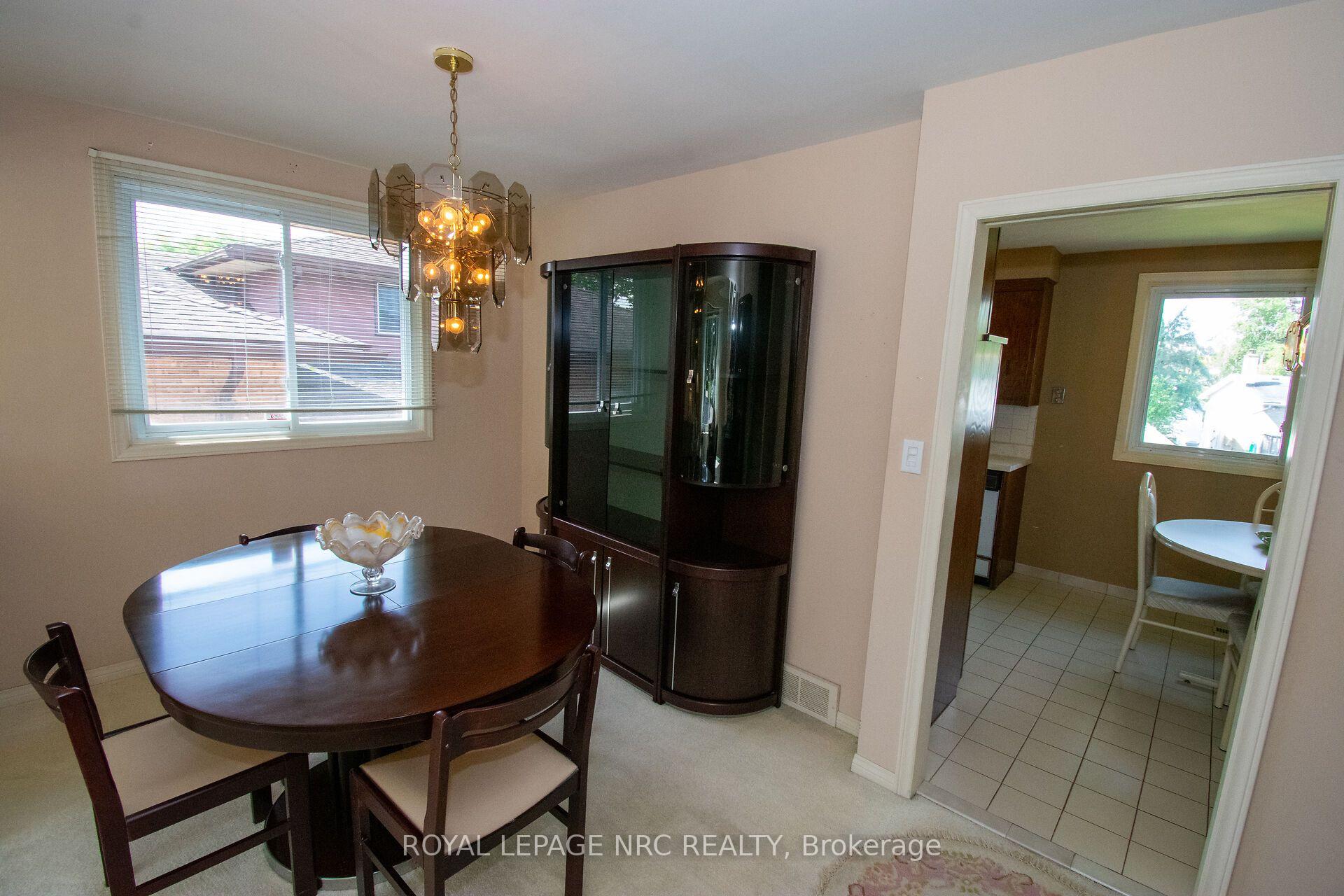 Photo 9 of 7 Dolly Circle, St. Catharines, Secord Woods — HOMEH