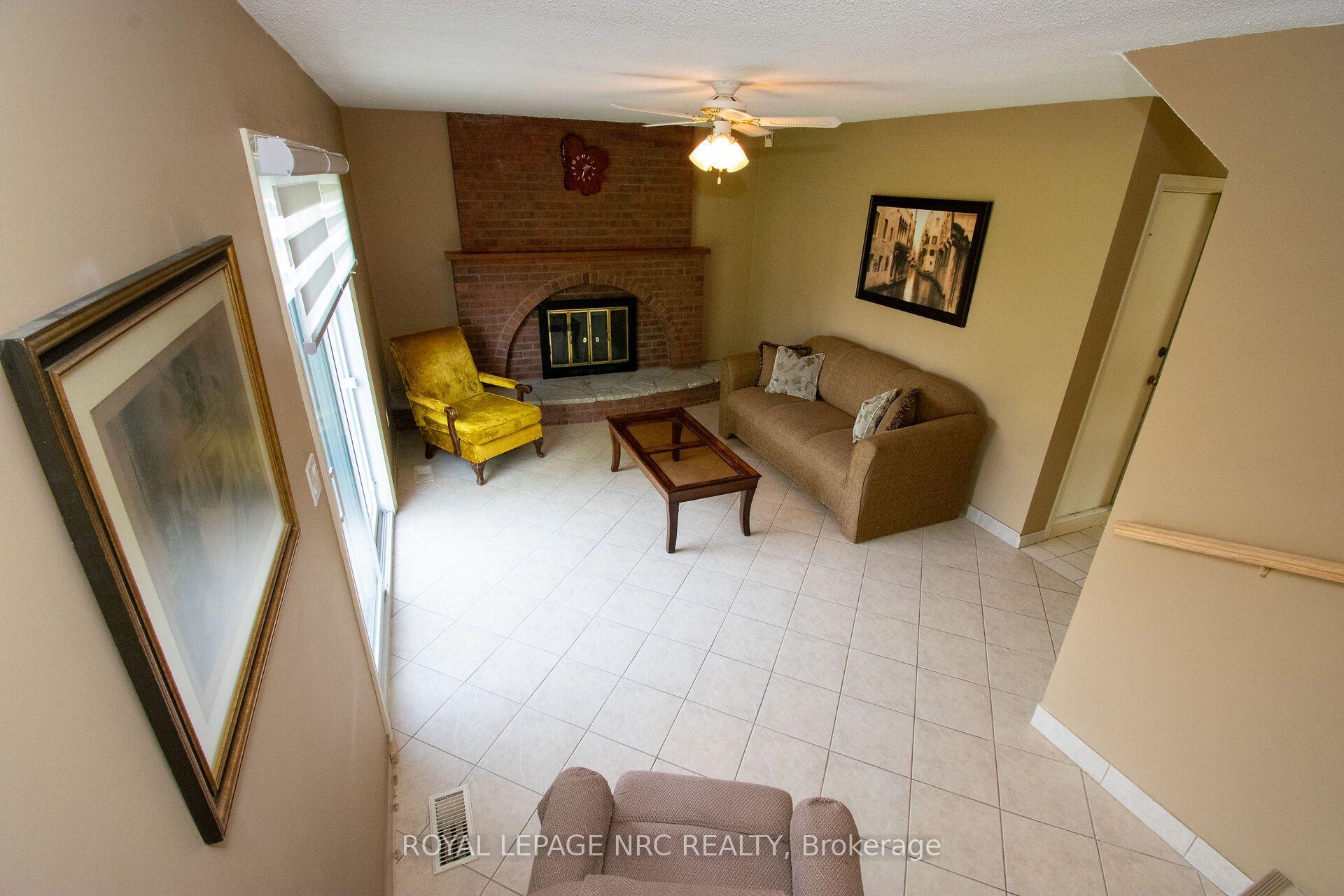 Photo 18 of 7 Dolly Circle, St. Catharines, Secord Woods — HOMEH