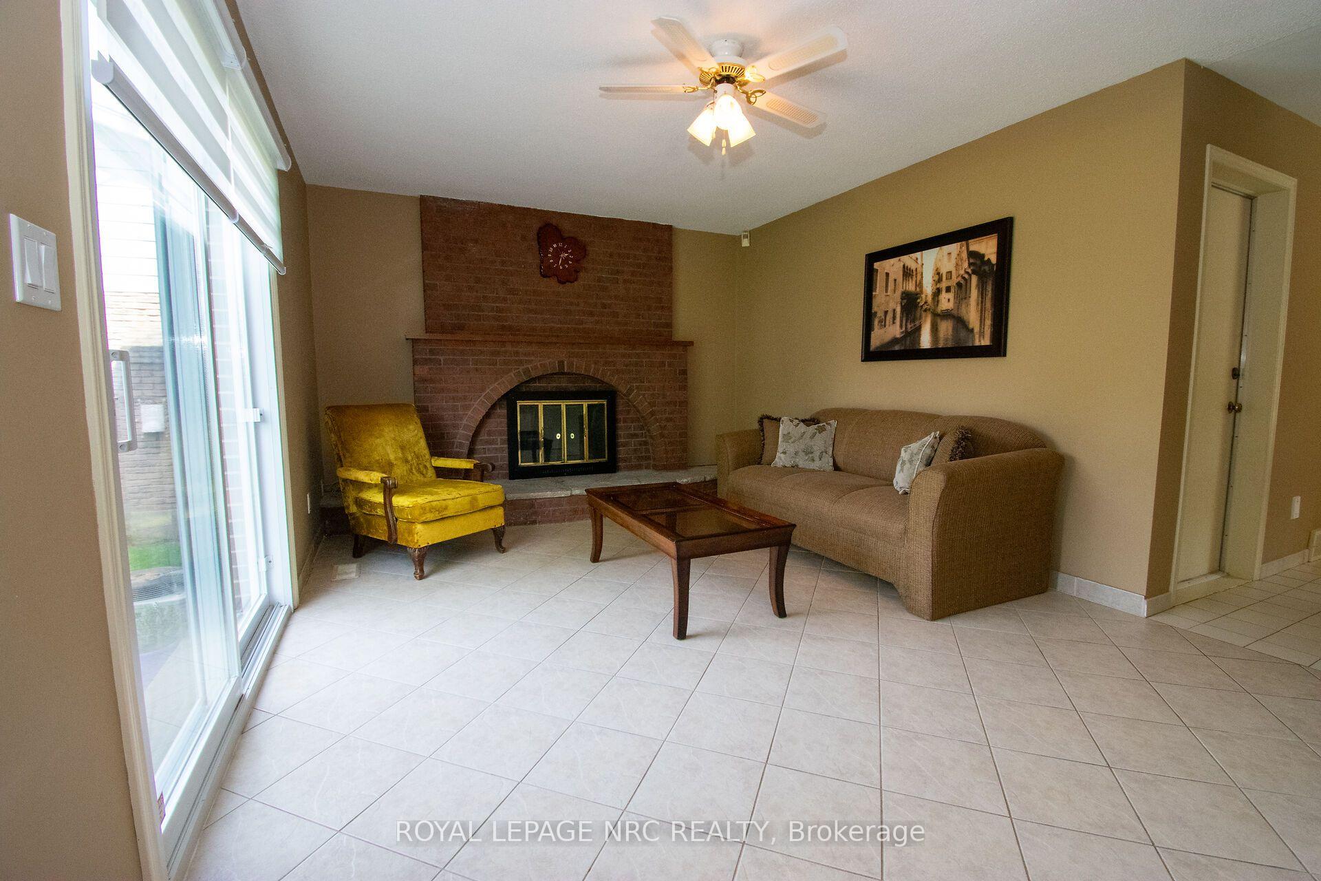 Photo 19 of 7 Dolly Circle, St. Catharines, Secord Woods — HOMEH