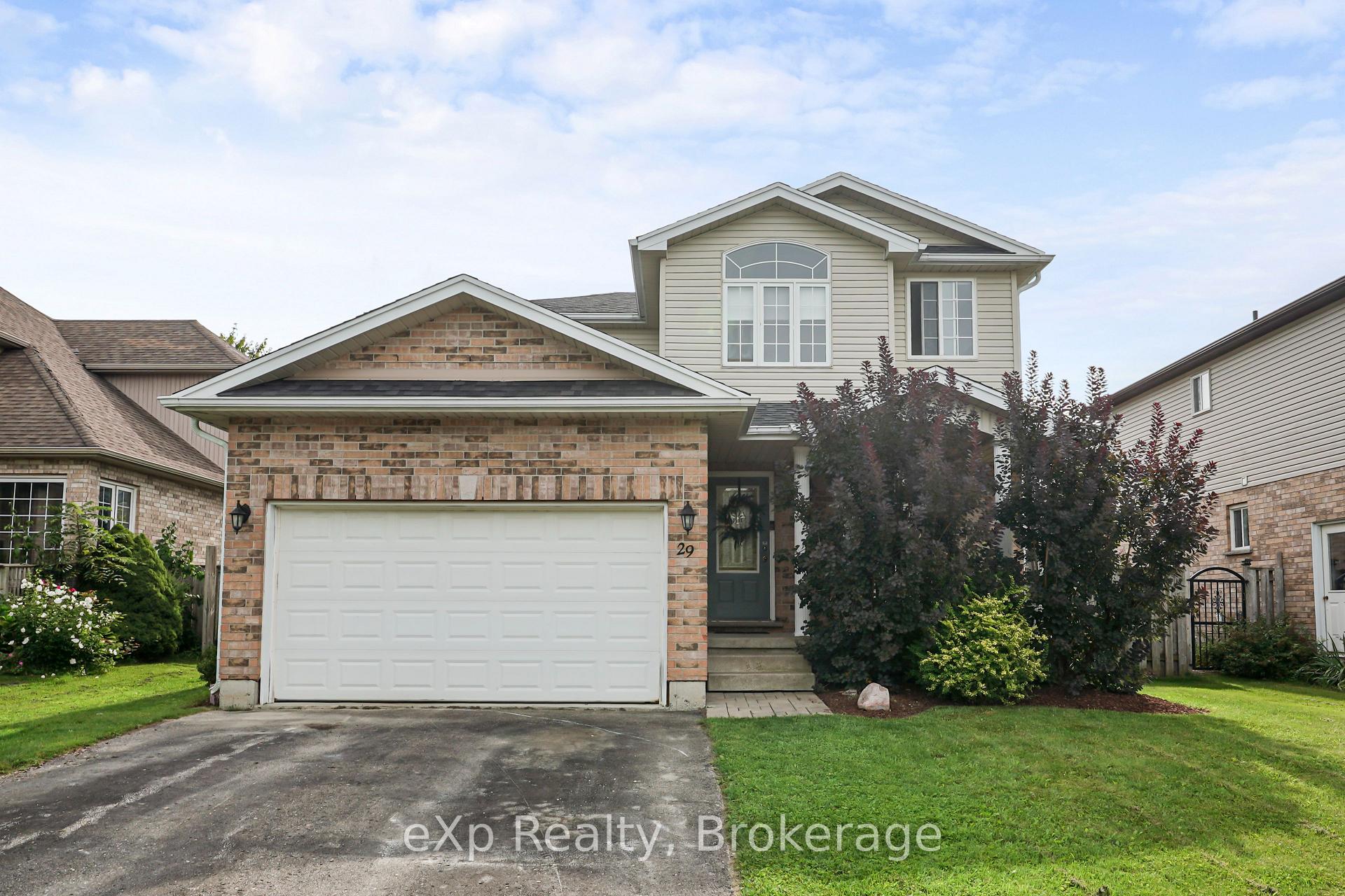 Photo 2 of 29 Maple Street, Mapleton, Rural Mapleton — HOMEH
