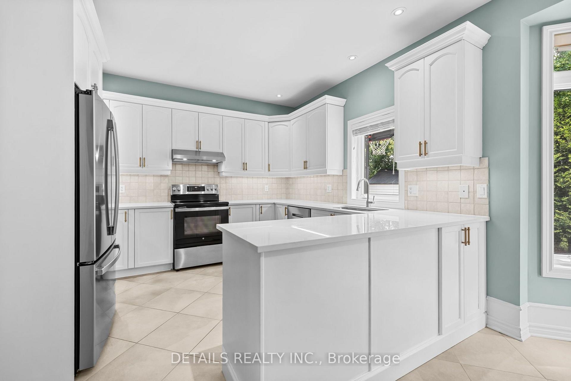 Photo 10 of 30 Cedar Valley Drive, Ottawa, Kanata - Bridlewood — HOMEH