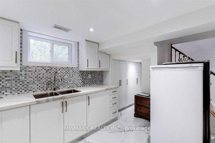 Photo 8 of 3 Fairway (Basement) Drive, Scarborough, Eglinton East — HOMEH