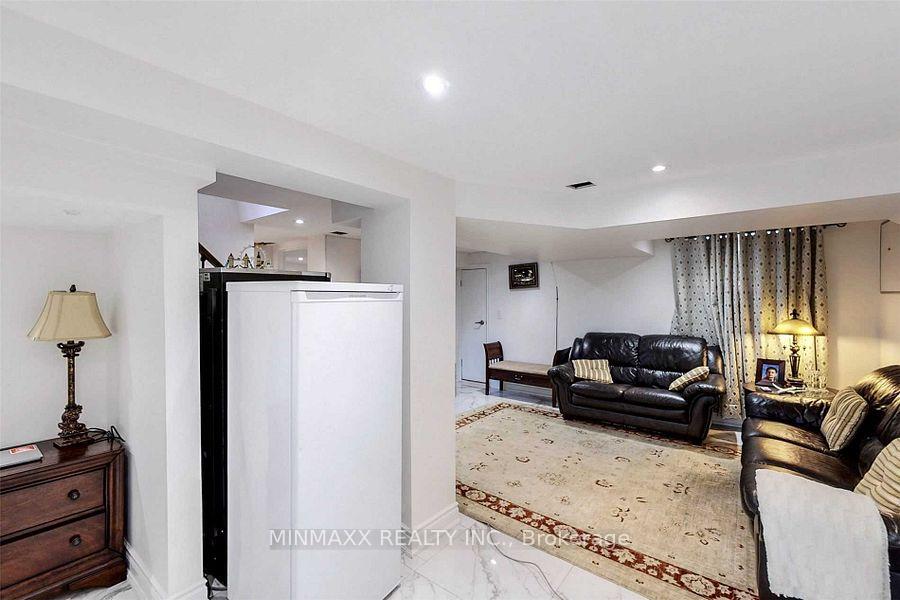 Photo 9 of 3 Fairway (Basement) Drive, Scarborough, Eglinton East — HOMEH