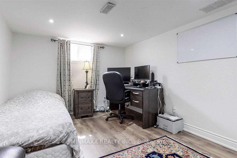 Photo 11 of 3 Fairway (Basement) Drive, Scarborough, Eglinton East — HOMEH