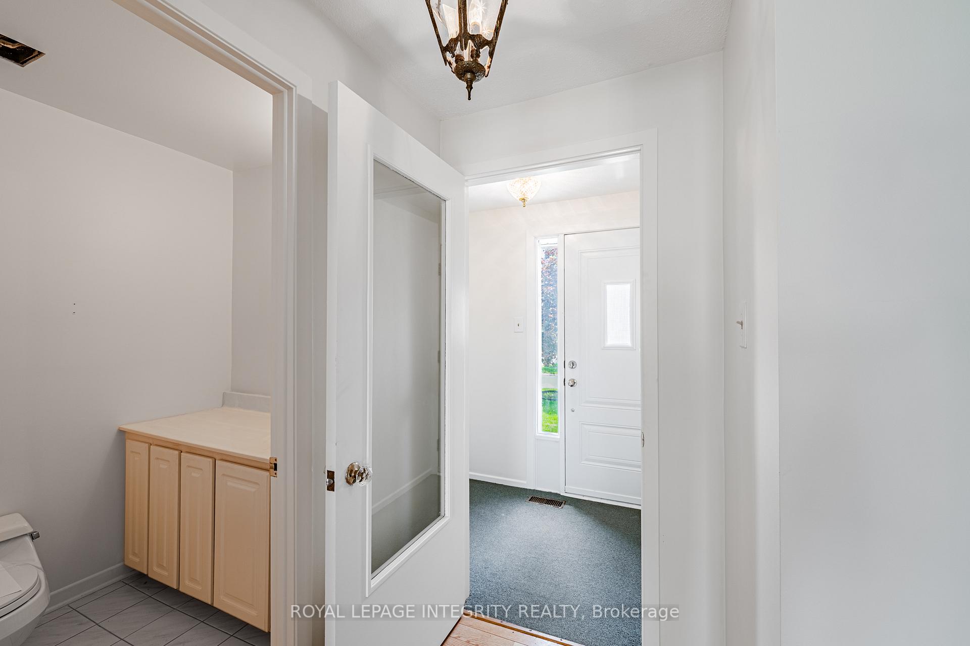 Photo 2 of 32C Benlea Drive, Ottawa, Tanglewood — HOMEH