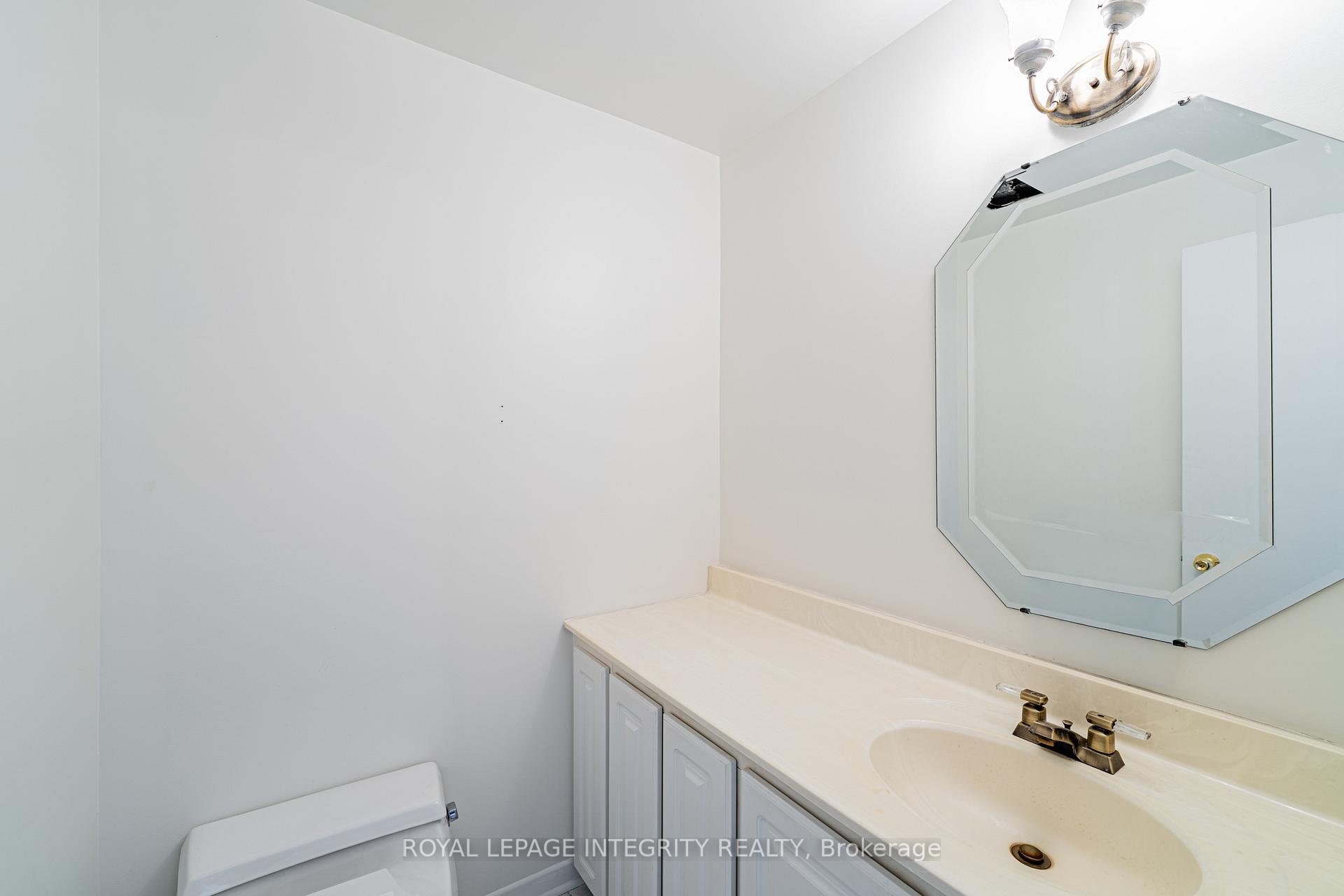 Photo 3 of 32C Benlea Drive, Ottawa, Tanglewood — HOMEH