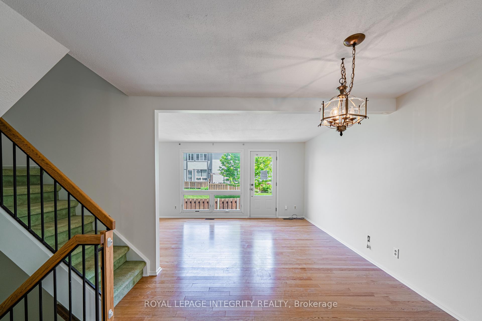 Photo 7 of 32C Benlea Drive, Ottawa, Tanglewood — HOMEH
