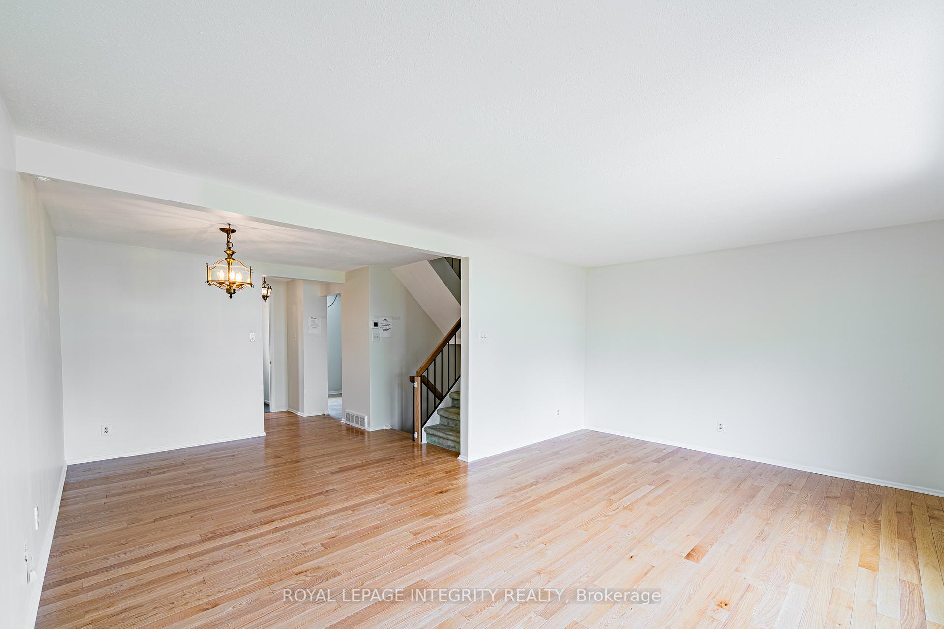 Photo 8 of 32C Benlea Drive, Ottawa, Tanglewood — HOMEH