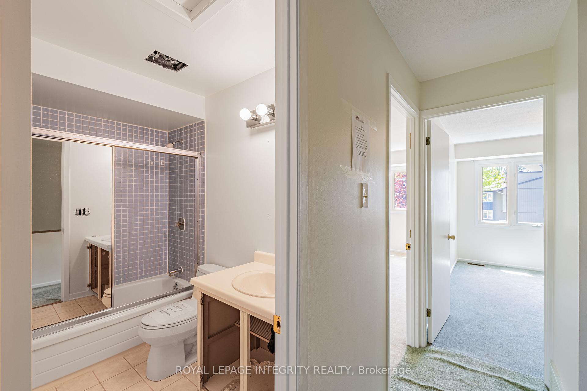 Photo 15 of 32C Benlea Drive, Ottawa, Tanglewood — HOMEH