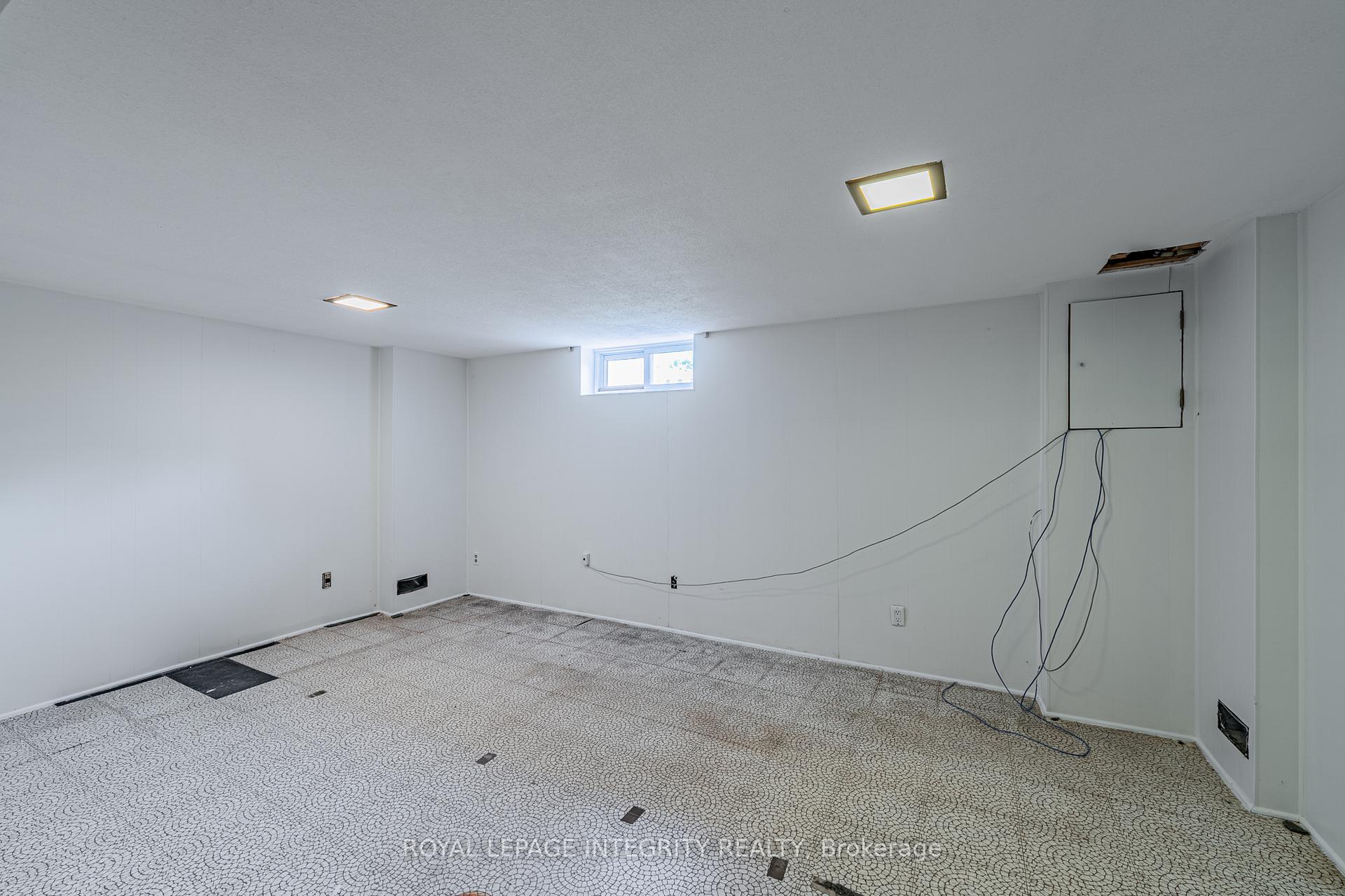 Photo 24 of 32C Benlea Drive, Ottawa, Tanglewood — HOMEH