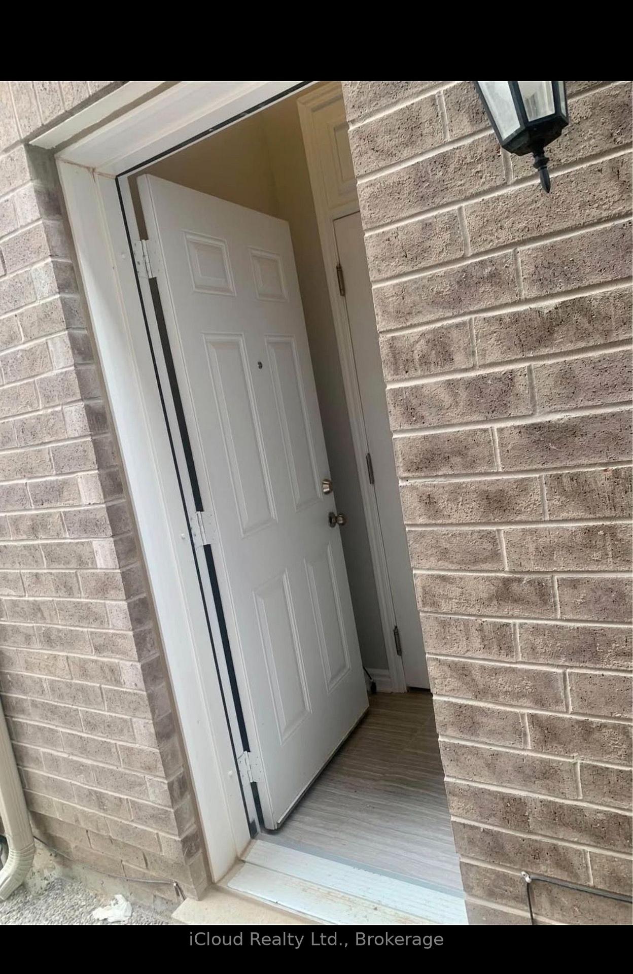 Photo 19 of 1303 Rose Way W, Milton, Cobban — HOMEH
