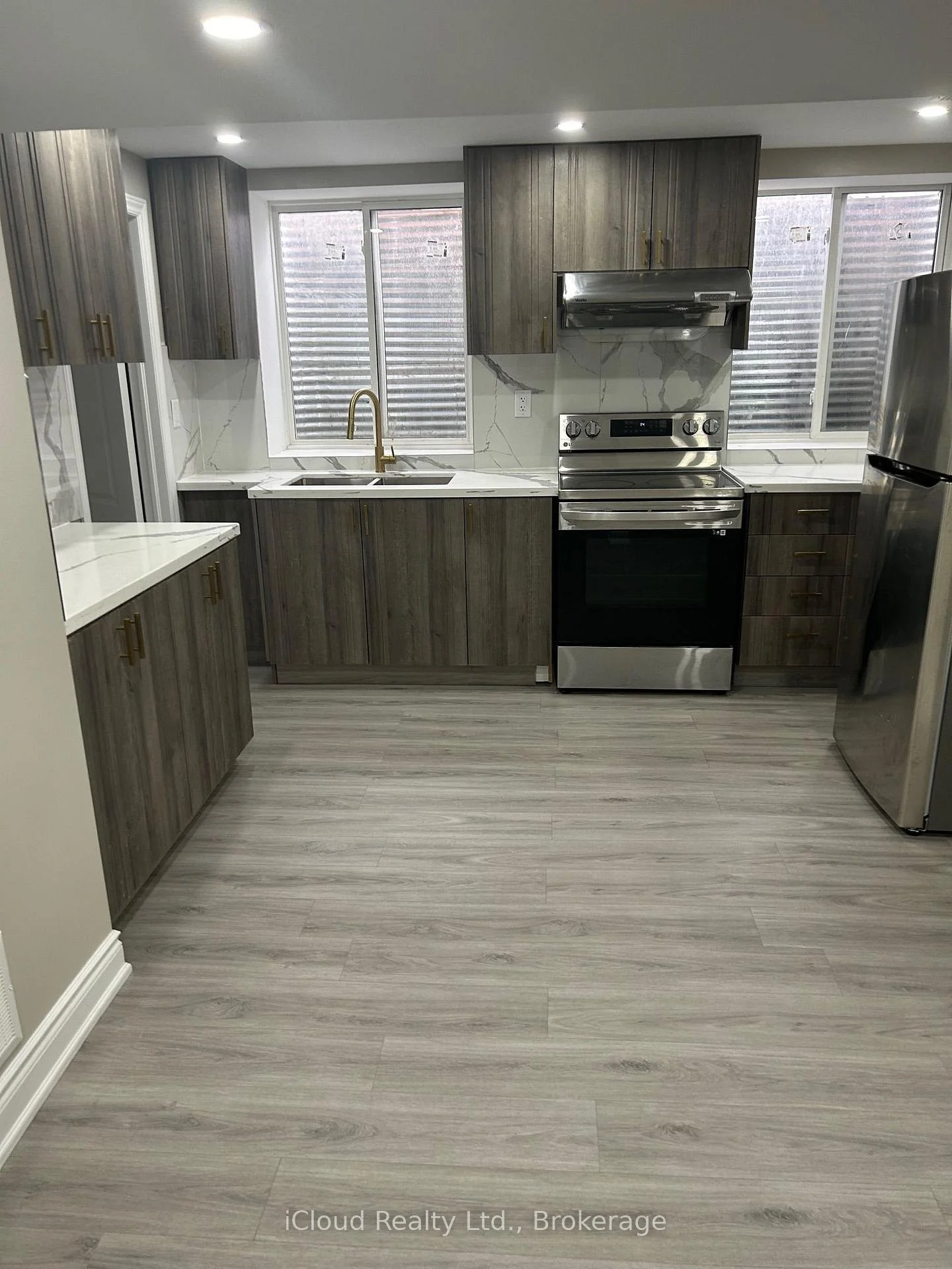 Photo 9 of 1303 Rose Way W, Milton, Cobban — HOMEH