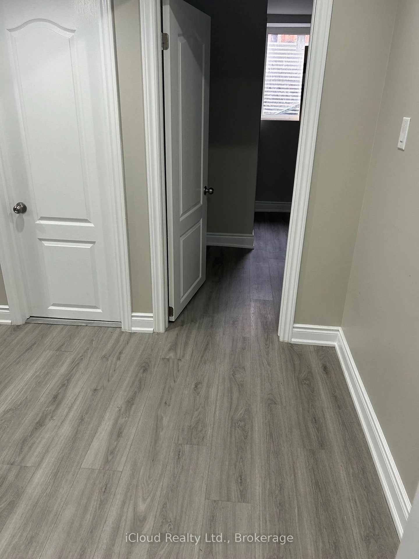 Photo 11 of 1303 Rose Way W, Milton, Cobban — HOMEH