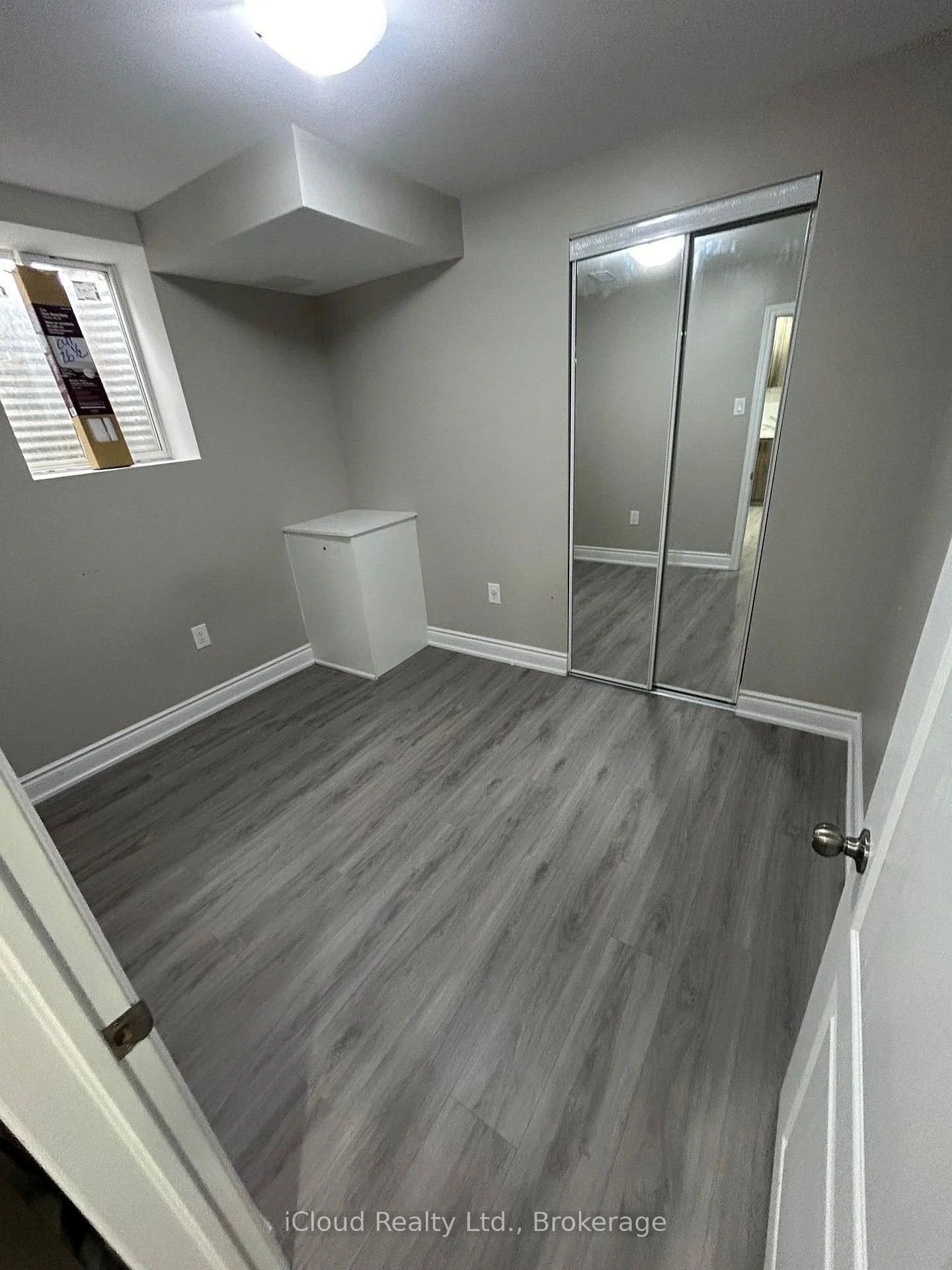 Photo 14 of 1303 Rose Way W, Milton, Cobban — HOMEH