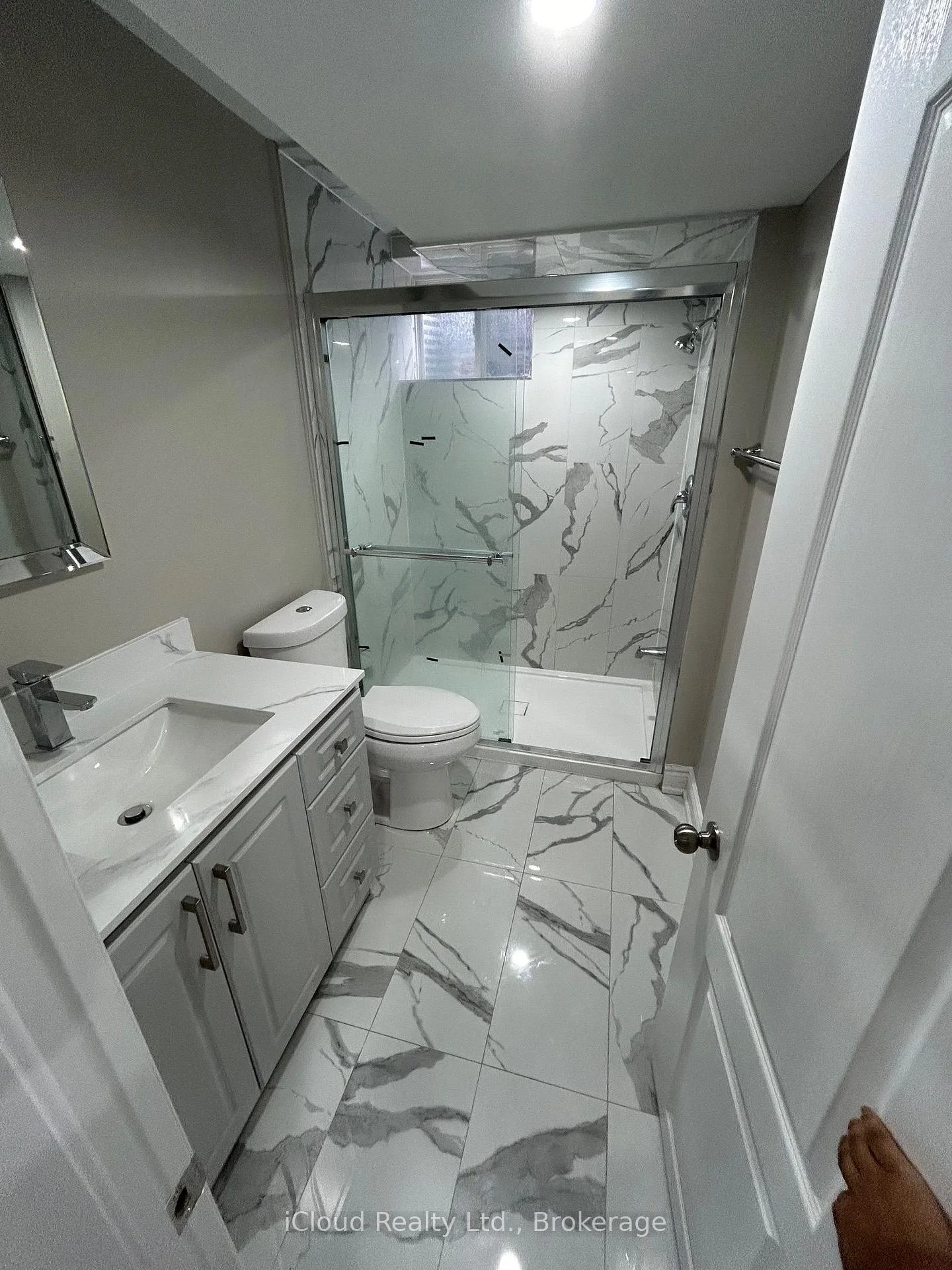 Photo 15 of 1303 Rose Way W, Milton, Cobban — HOMEH