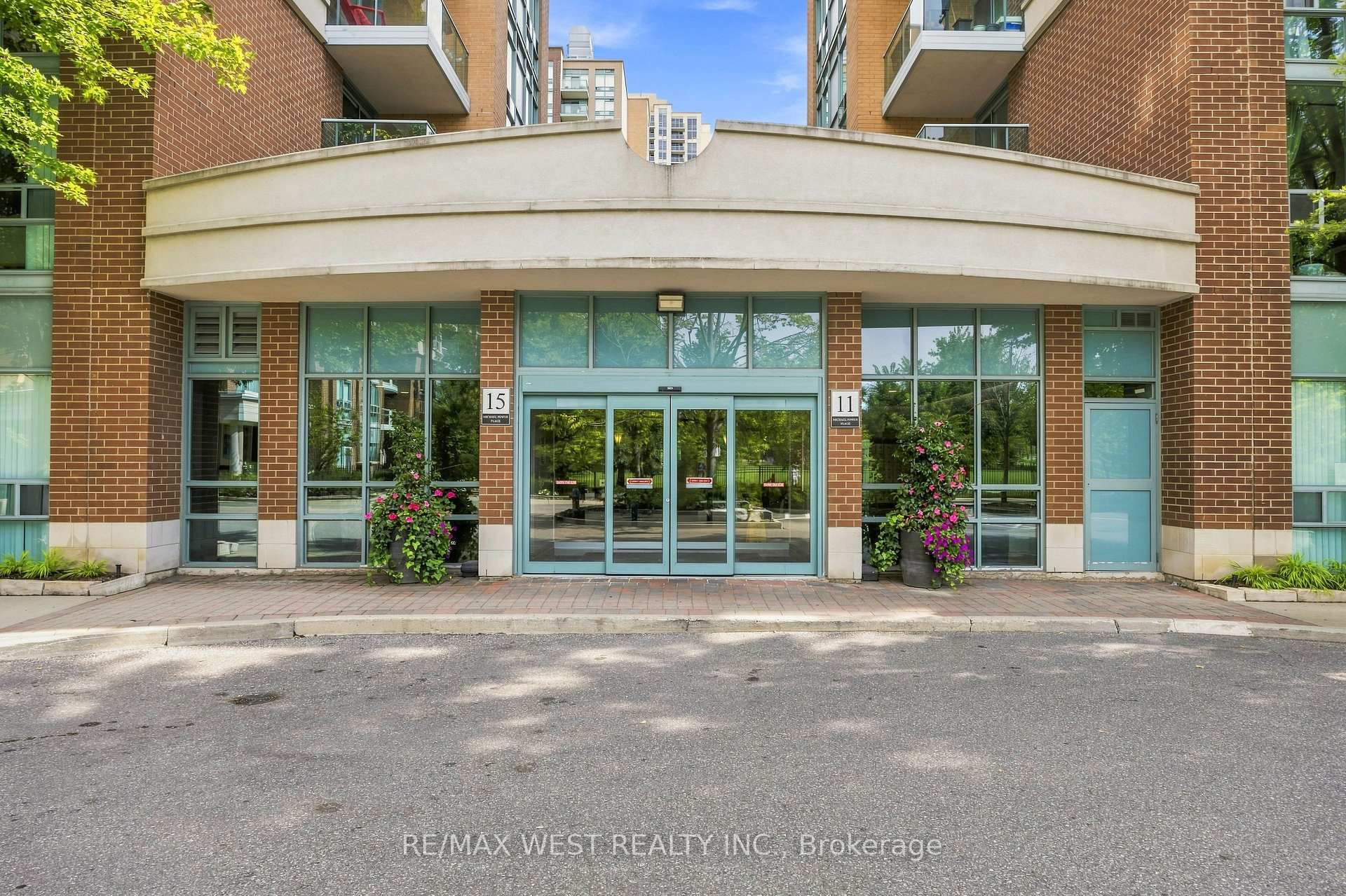 Photo 2 of Unit 809, 15 Michael Power Place, Etobicoke, Islington-City Centre West — HOMEH