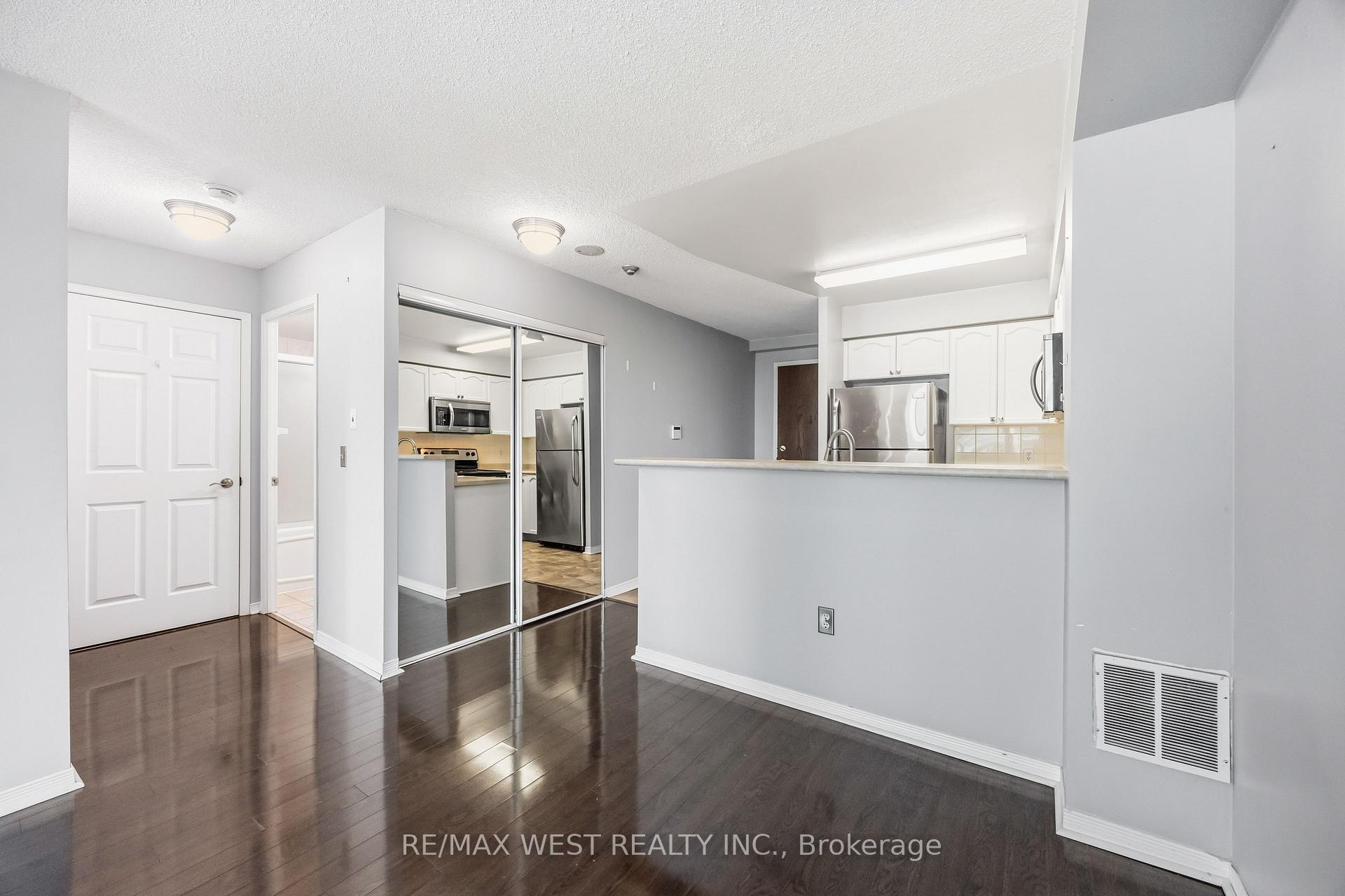 Photo 12 of Unit 809, 15 Michael Power Place, Etobicoke, Islington-City Centre West — HOMEH