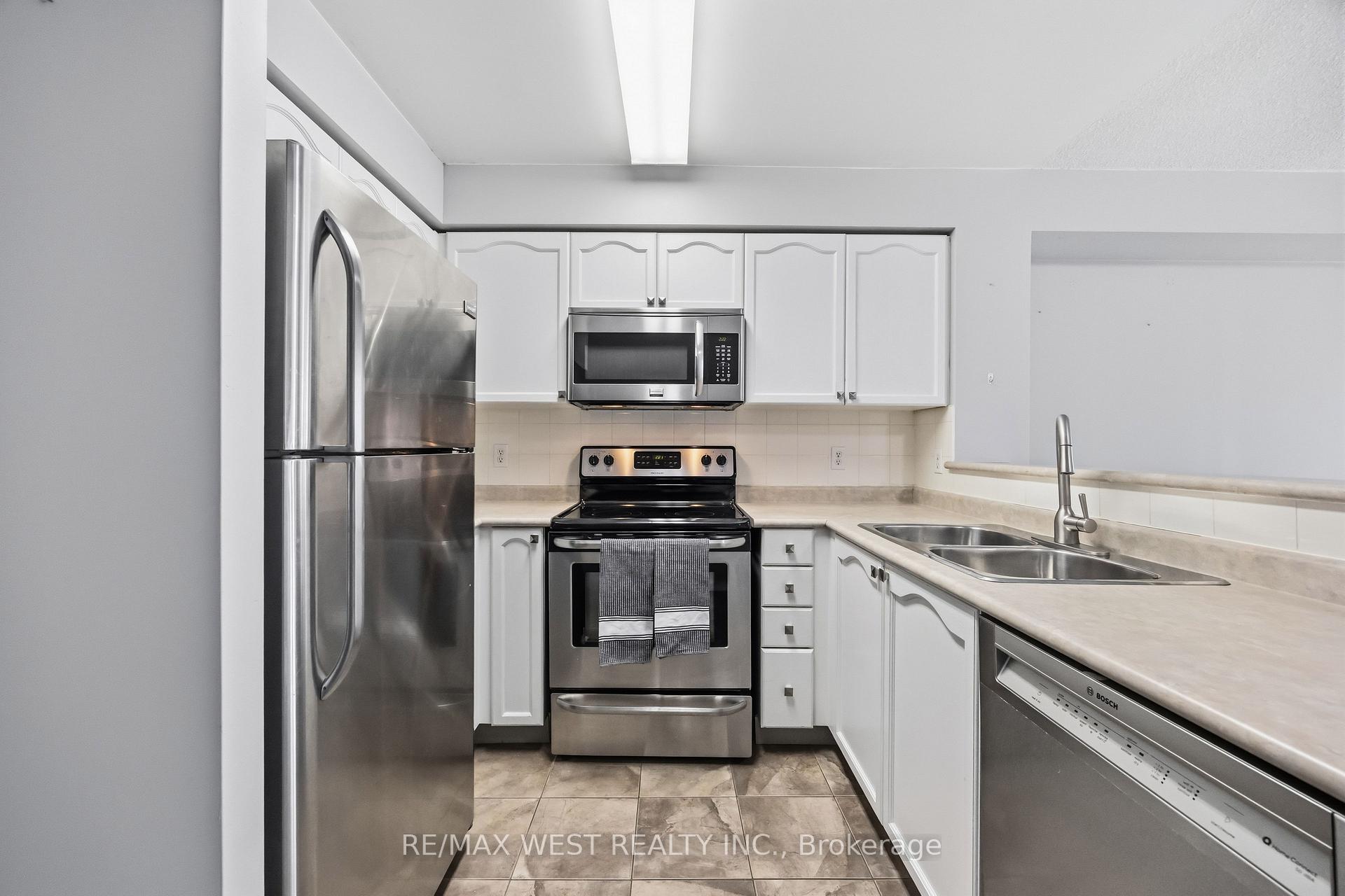 Photo 17 of Unit 809, 15 Michael Power Place, Etobicoke, Islington-City Centre West — HOMEH