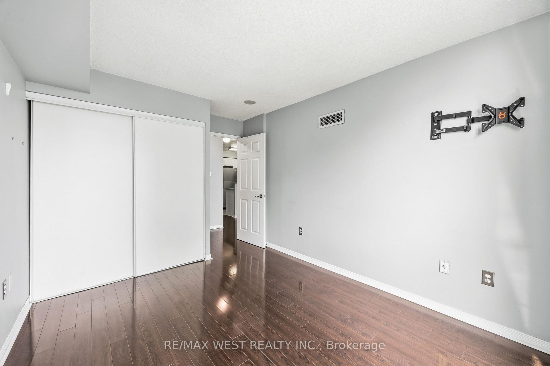 Photo 28 of Unit 809, 15 Michael Power Place, Etobicoke, Islington-City Centre West — HOMEH