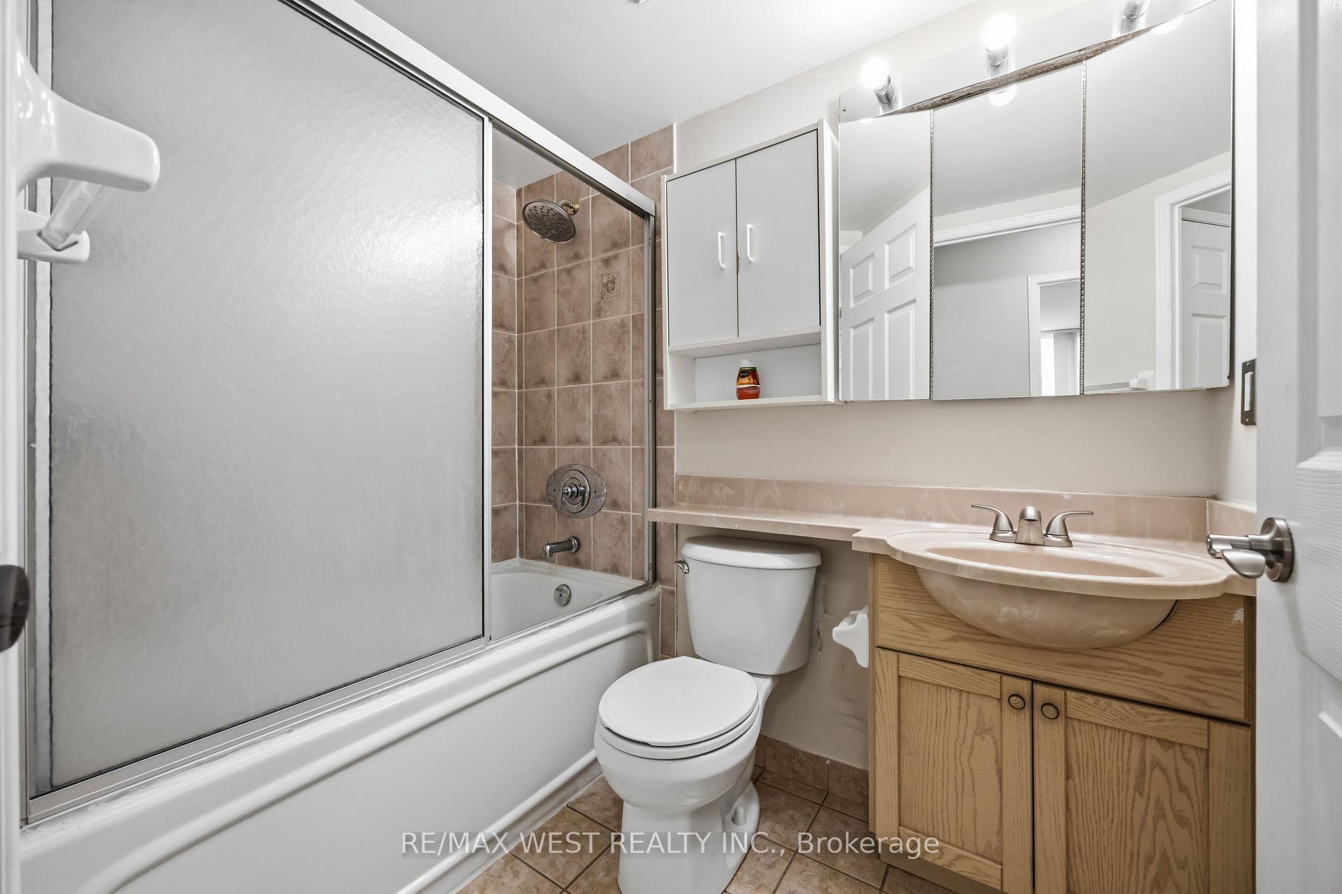 Photo 34 of Unit 809, 15 Michael Power Place, Etobicoke, Islington-City Centre West — HOMEH
