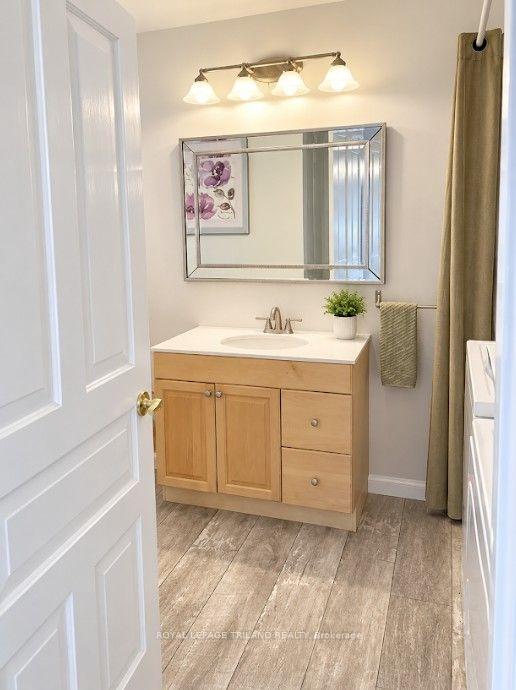 Photo 13 of 1143 Riverside Drive, London, North O — HOMEH