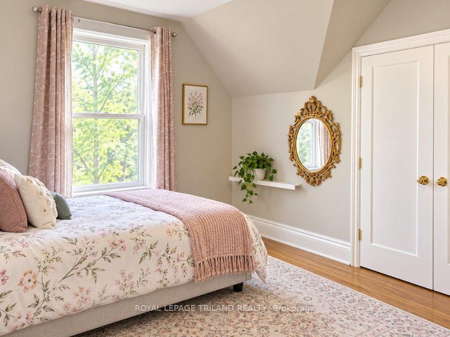 Photo 18 of 1143 Riverside Drive, London, North O — HOMEH