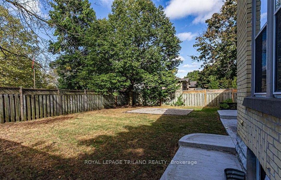 Photo 23 of 1143 Riverside Drive, London, North O — HOMEH